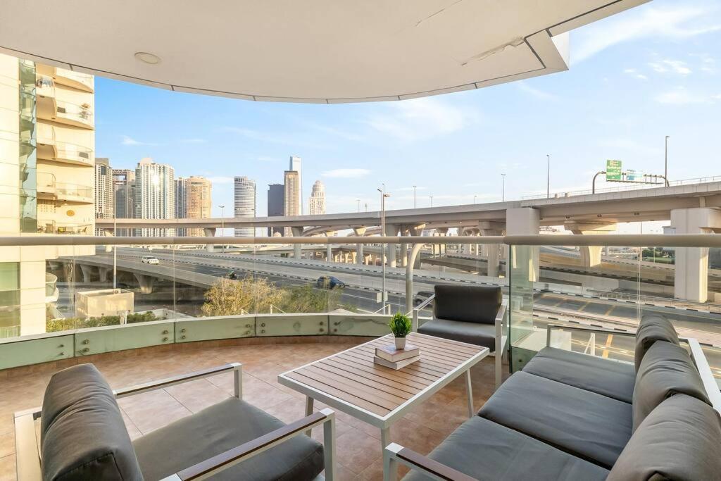 Apartment Stunning 2br In The Heart Of Marina