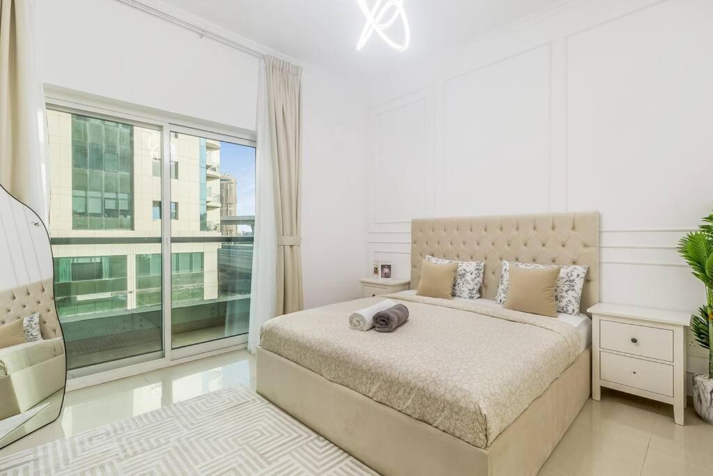 Stunning 2br In The Heart Of Marina Apartment *