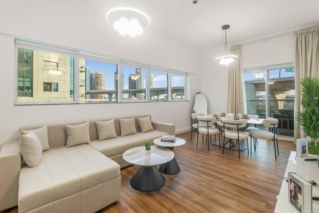 Apartment Stunning 2br In The Heart Of Marina