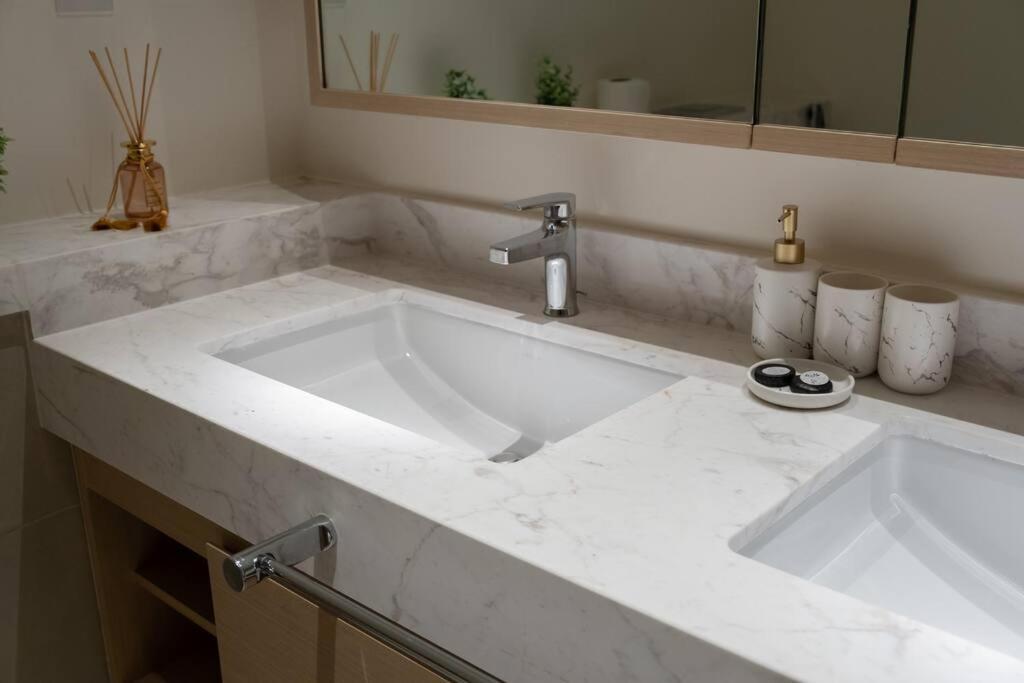 Beautiful 3br With Canal View * Dubai