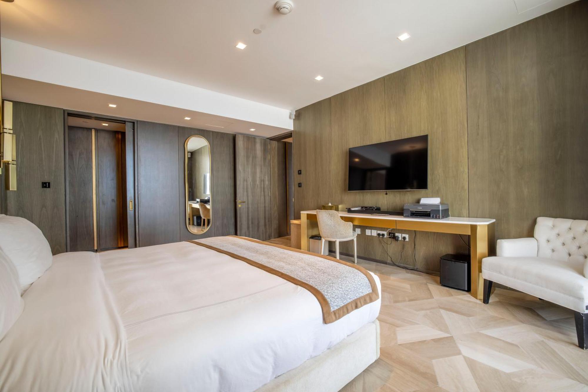 Five Palm Luxury Penthouse Full Marina View & Private Pool Resort *