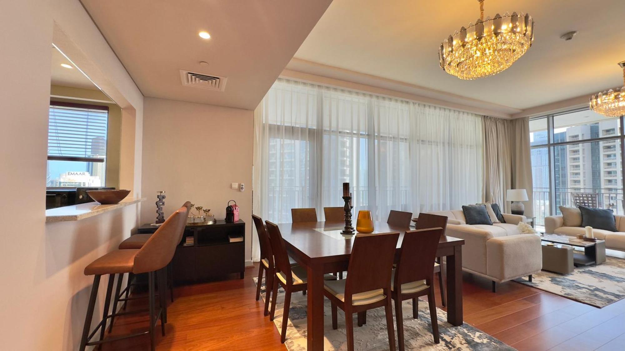 Apartment 3br High Floor At Boulevard Crescent In Downtown By Vibel
