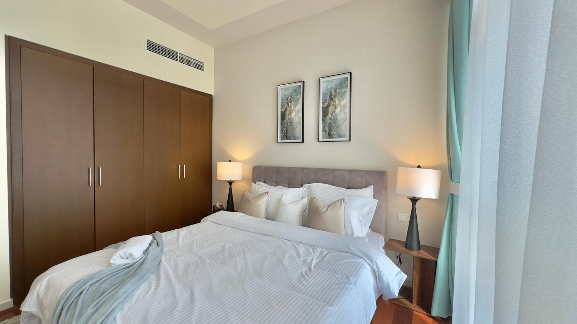 Apartment 3br High Floor At Boulevard Crescent In Downtown By Vibel Dubai