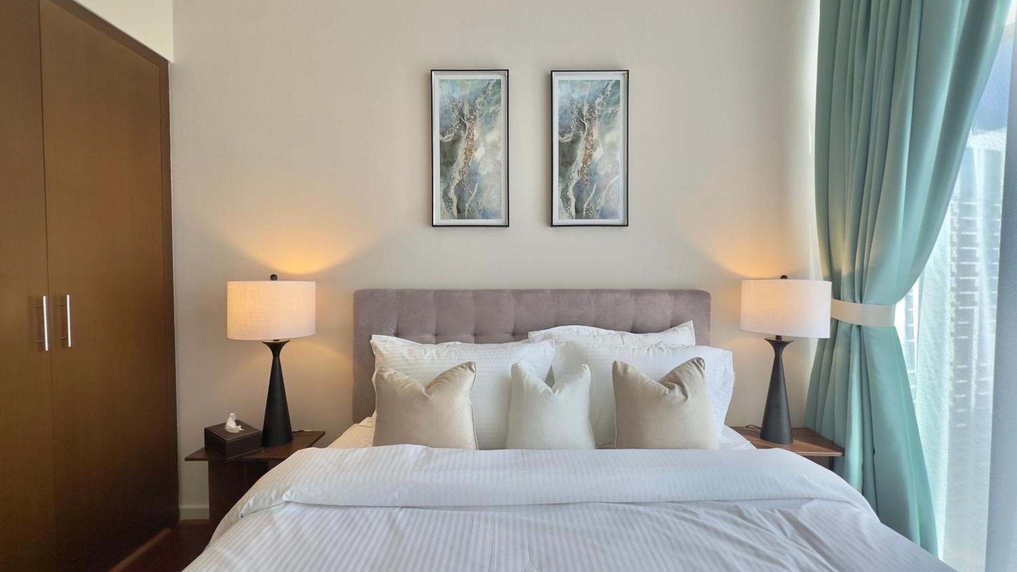 3br High Floor At Boulevard Crescent In Downtown By Vibel