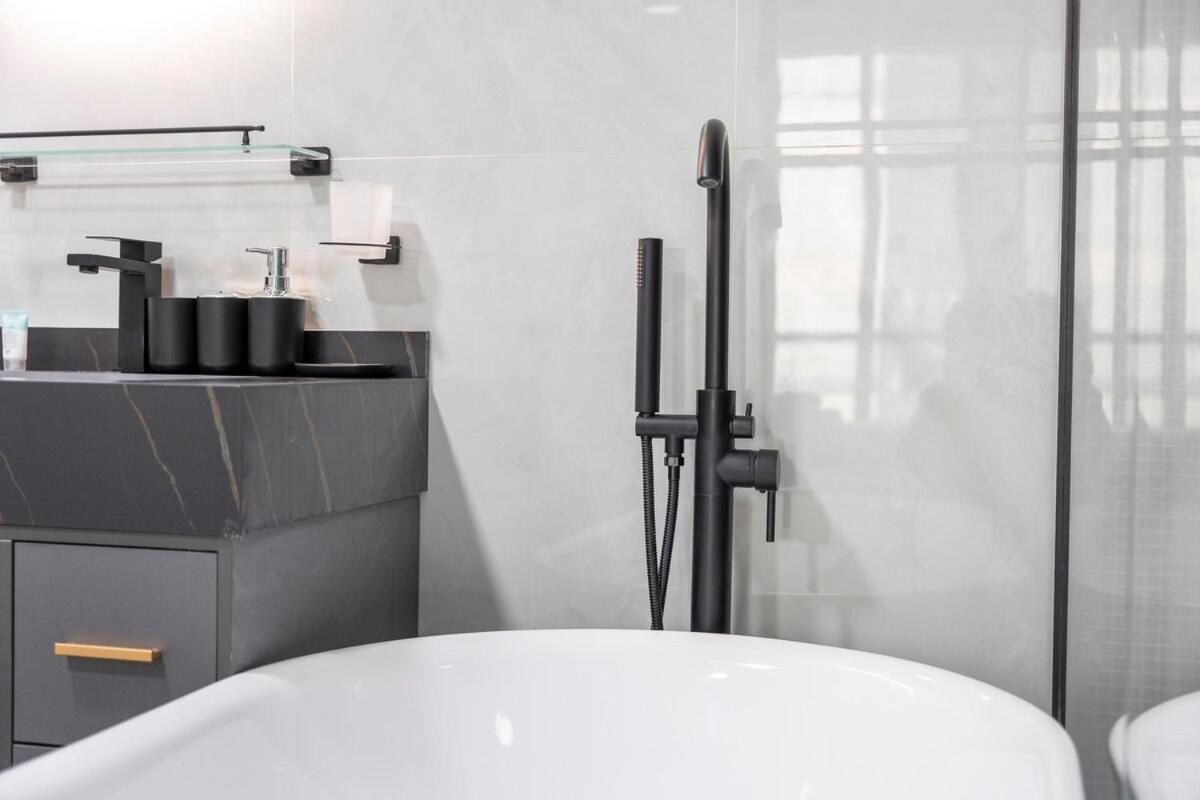 Vibrant 1-bedroom At Executive Bay A In Business Bay Dubai