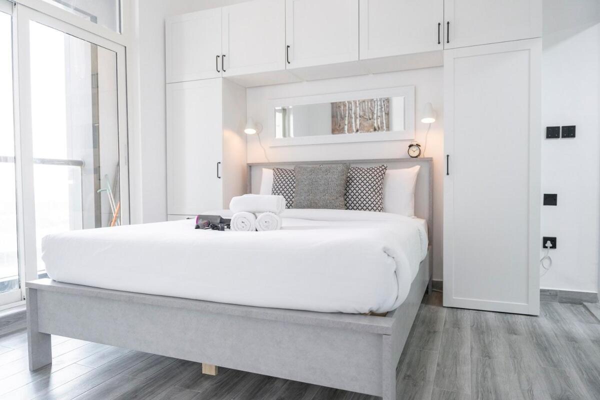 Apartment Vibrant 1-bedroom At Executive Bay A In Business Bay Dubai