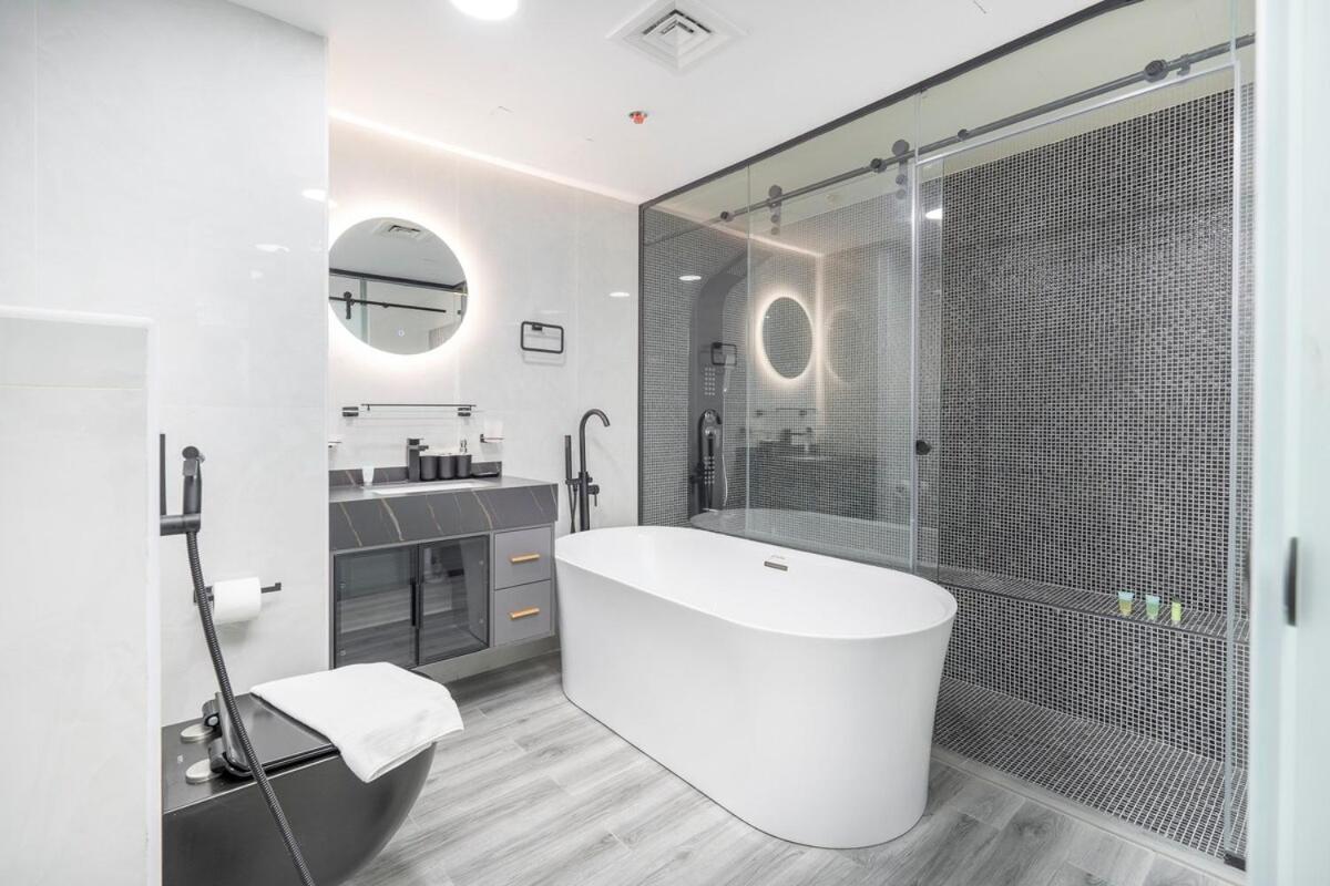 Vibrant 1-bedroom At Executive Bay A In Business Bay Apartment *