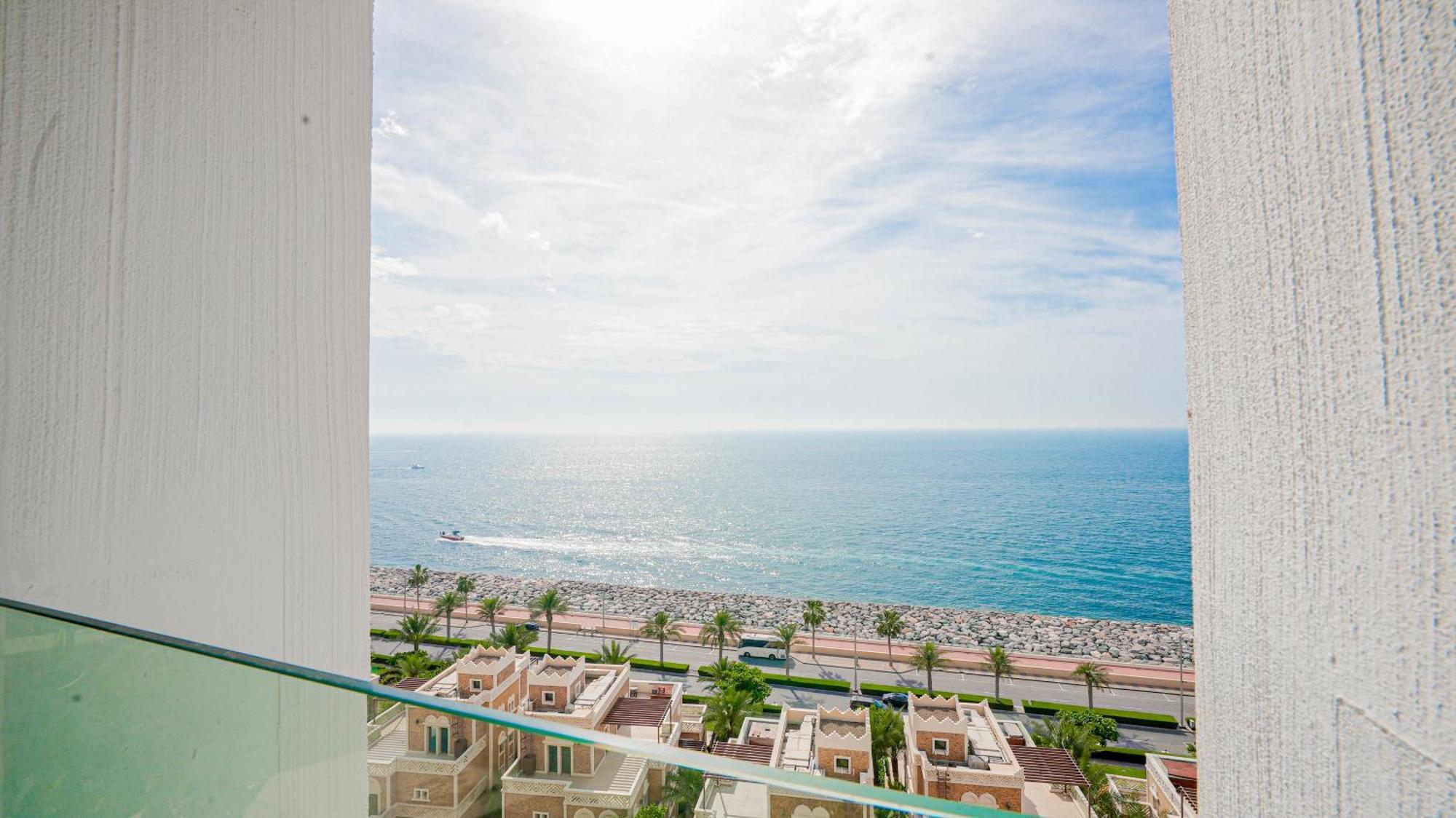 Stunning Infinite Sea View Three Bedroom Plus Maid's In Palm Jumeirah Apartment *