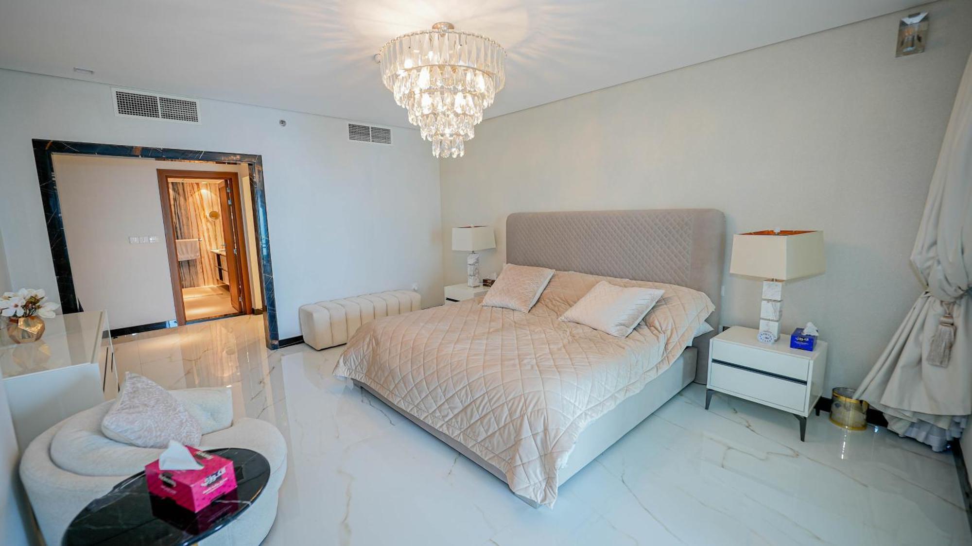 Stunning Infinite Sea View Three Bedroom Plus Maid's In Palm Jumeirah Apartment Dubai