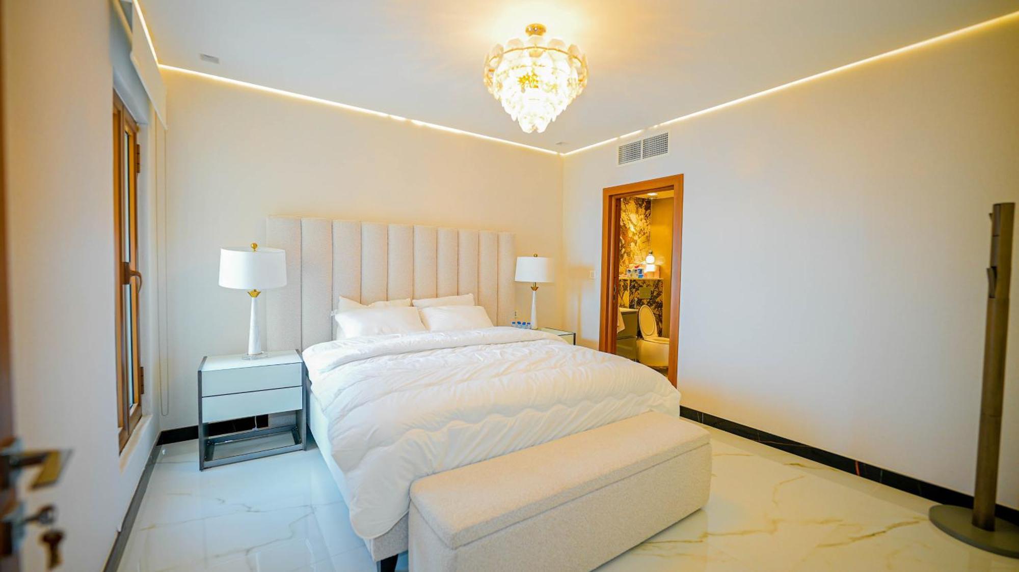 Apartment Stunning Infinite Sea View Three Bedroom Plus Maid's In Palm Jumeirah
