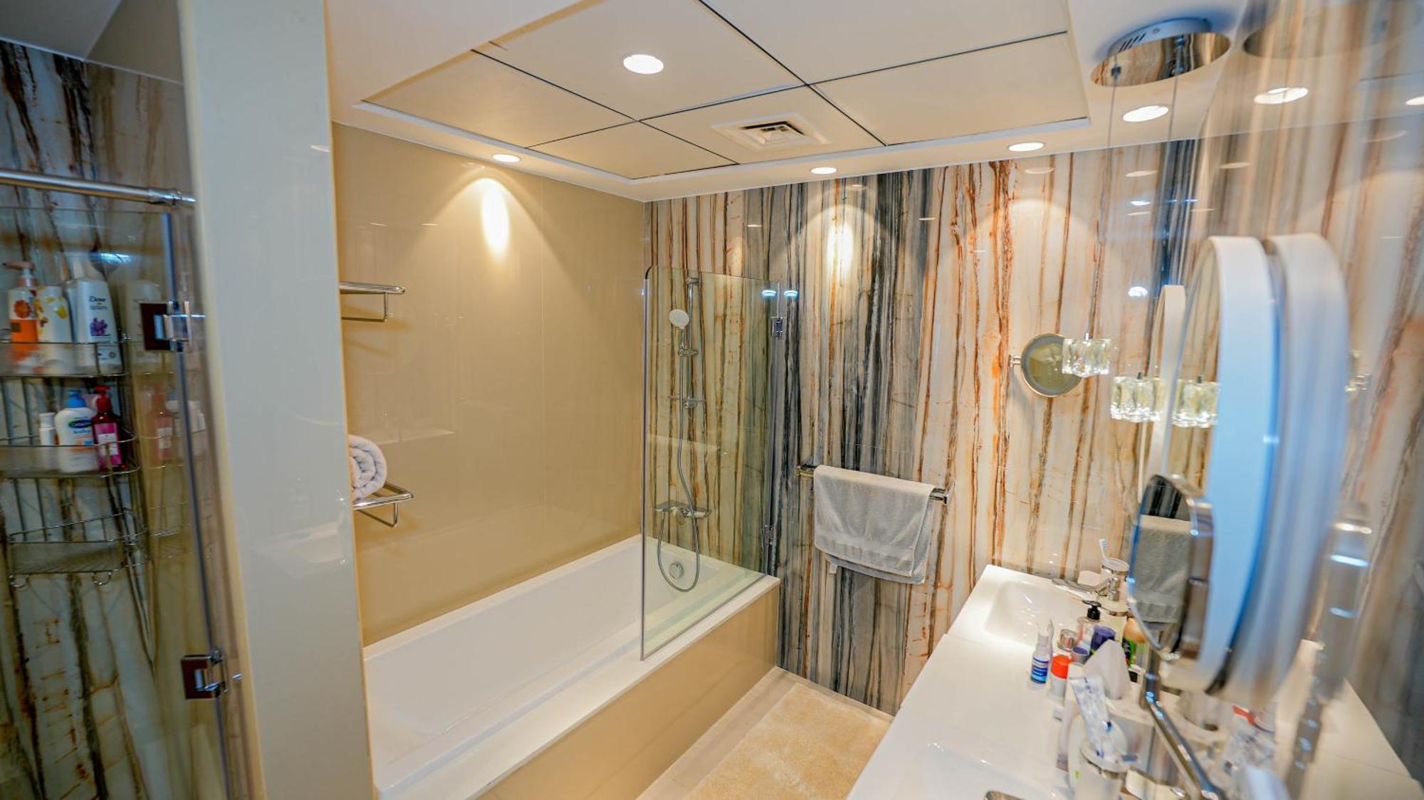 Apartment Stunning Infinite Sea View Three Bedroom Plus Maid's In Palm Jumeirah *