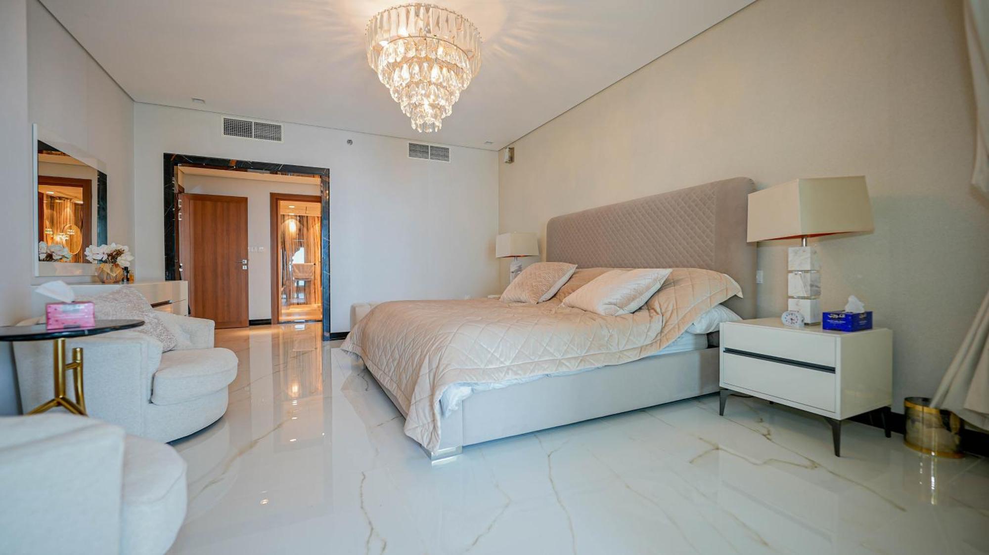 Stunning Infinite Sea View Three Bedroom Plus Maid's In Palm Jumeirah Apartment