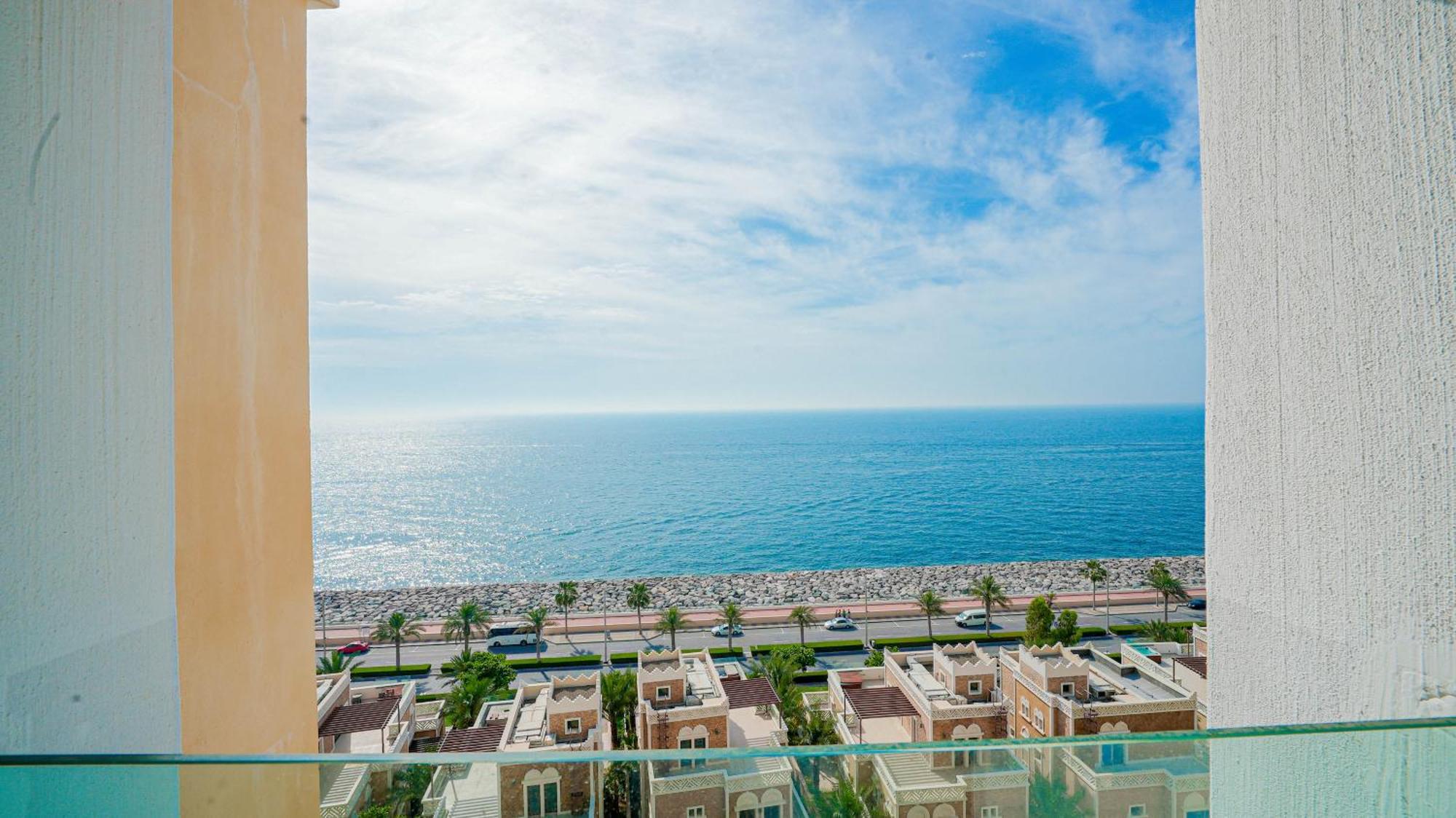 Stunning Infinite Sea View Three Bedroom Plus Maid's In Palm Jumeirah *