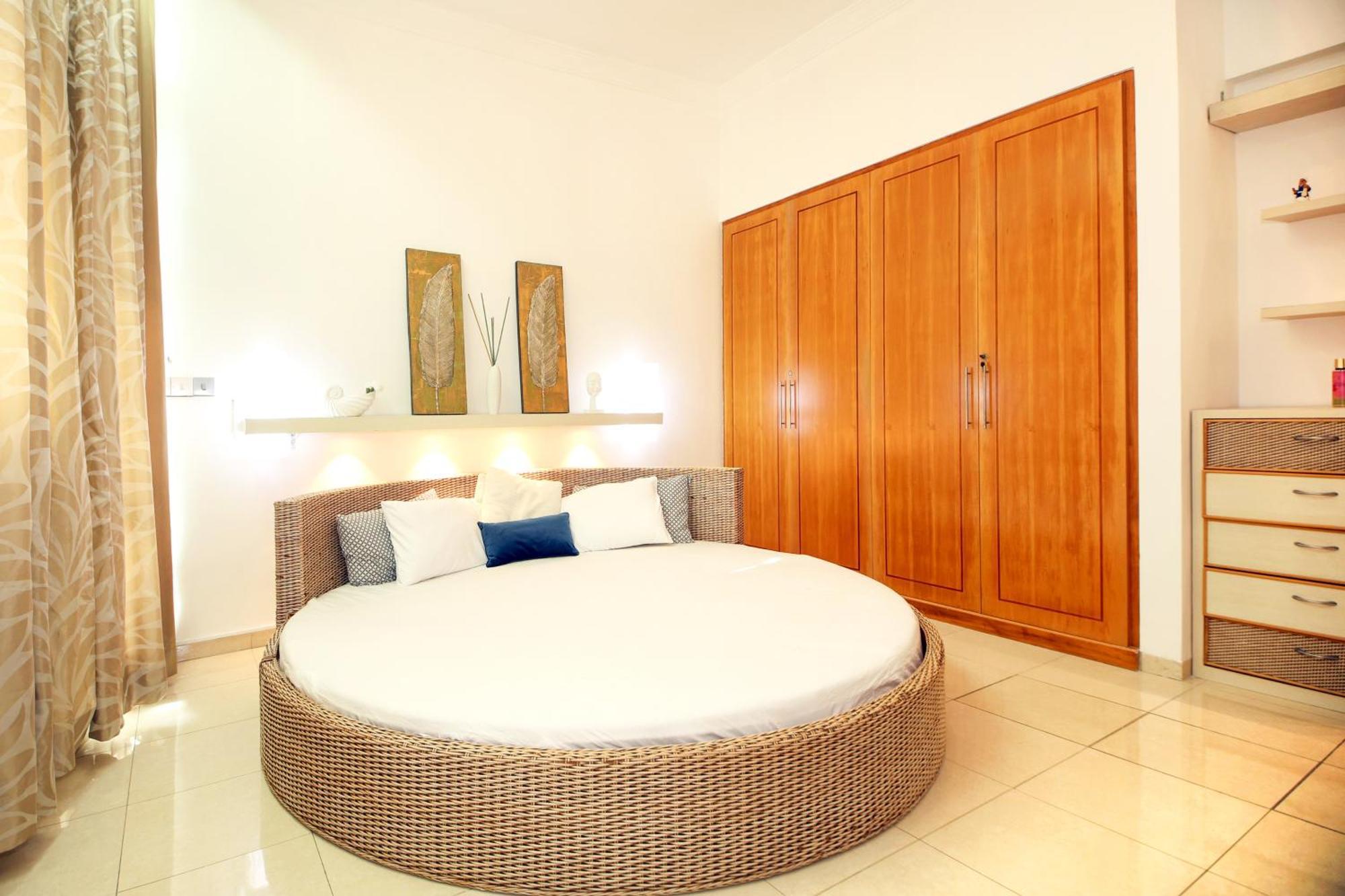 Luxurious 3b With Gorgeous Views Apartment *