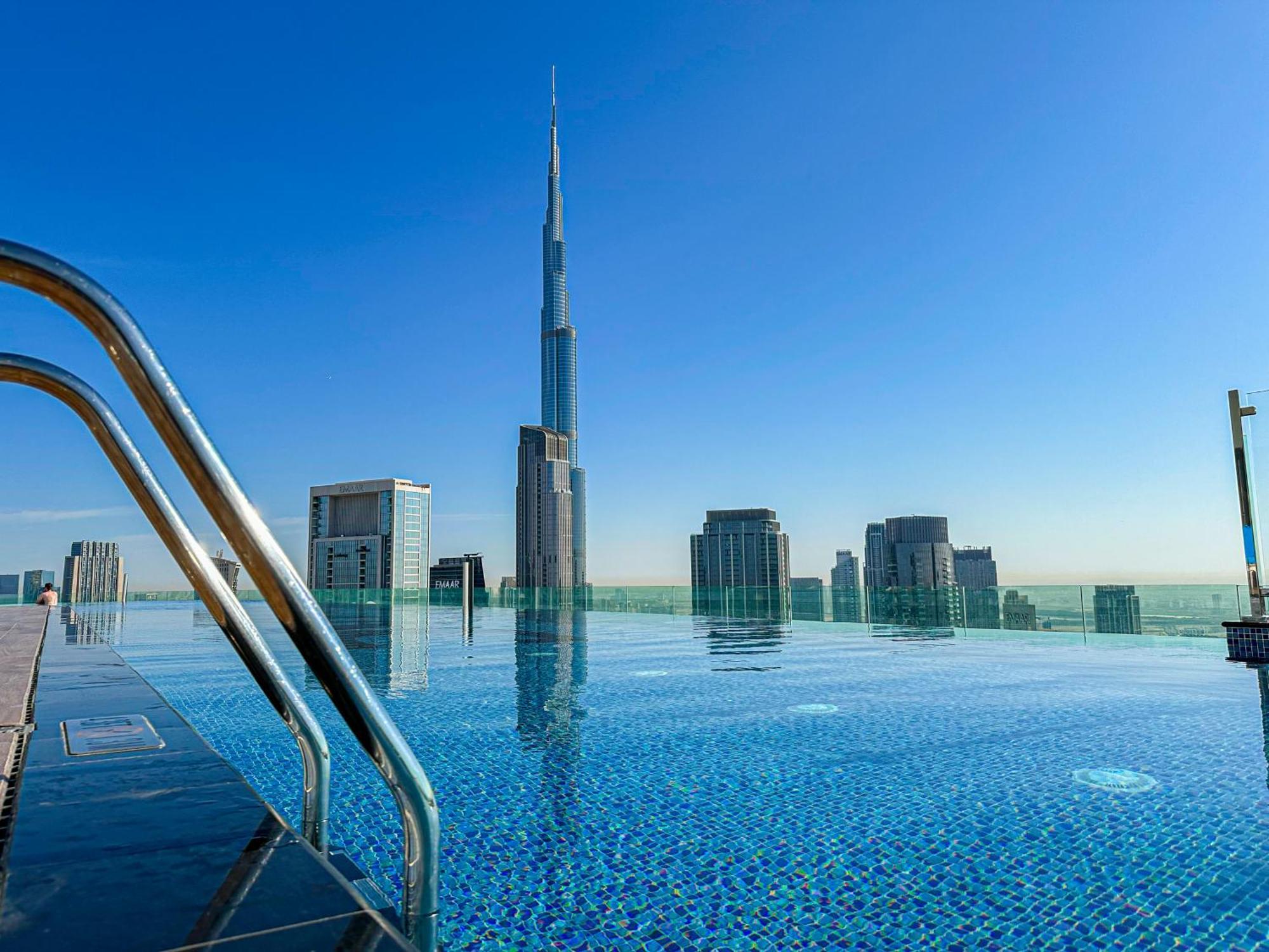 Pool In The Clouds With Burj Khalifa View, 2br In Paramount Midtown Apartment *