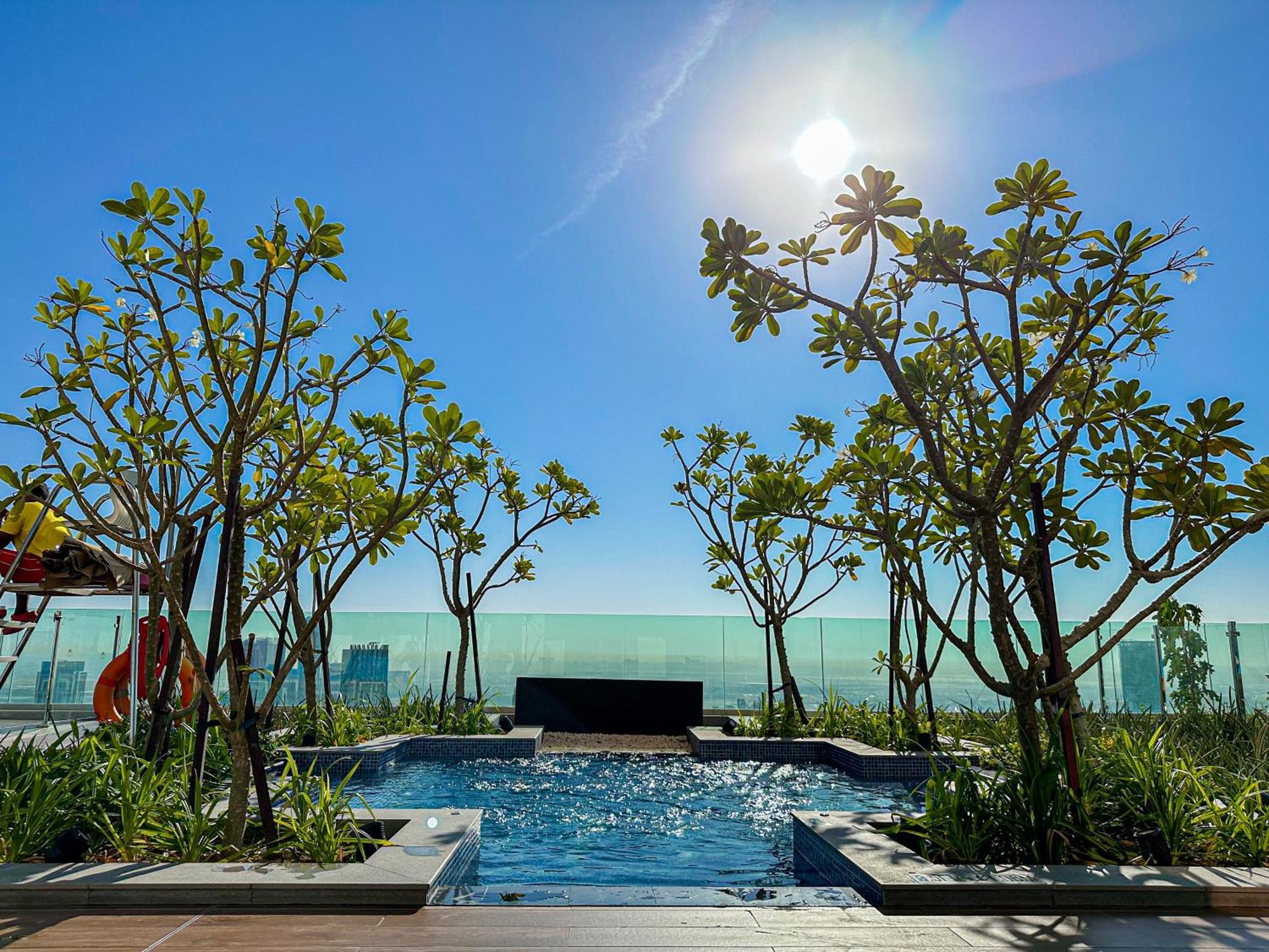Pool In The Clouds With Burj Khalifa View, 2br In Paramount Midtown Apartment *