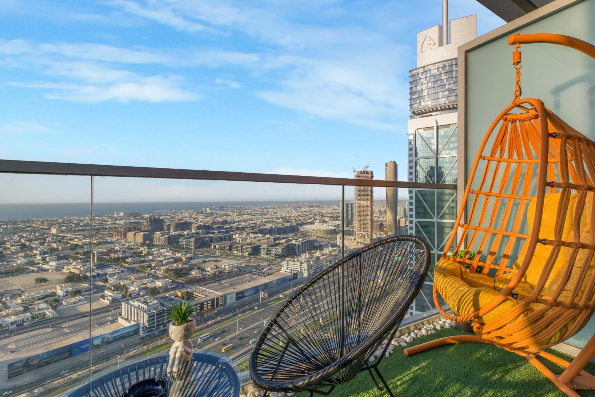 Pool In The Clouds With Burj Khalifa View, 2br In Paramount Midtown Apartment Dubai