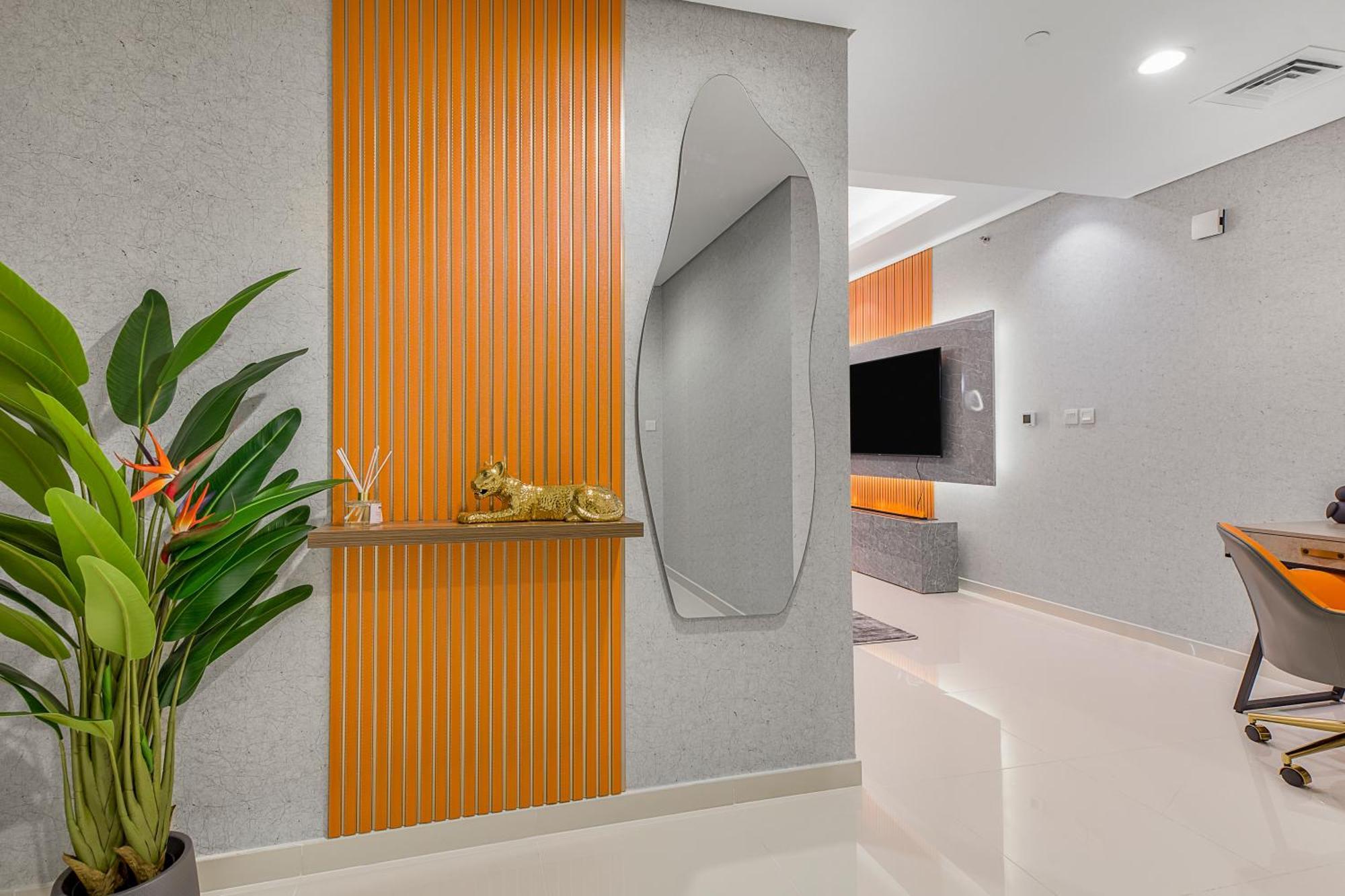 Pool In The Clouds With Burj Khalifa View, 2br In Paramount Midtown