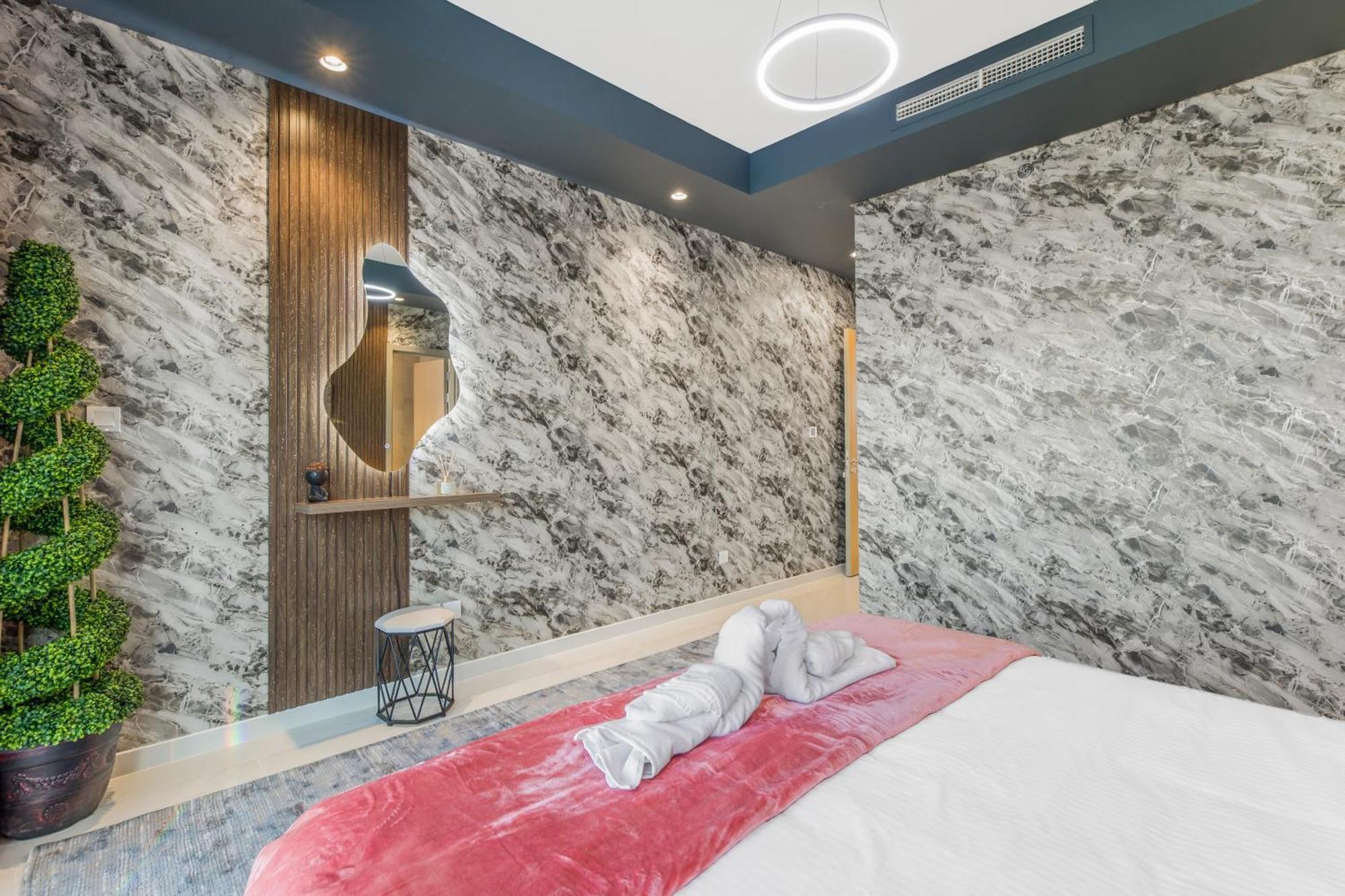 Pool In The Clouds With Burj Khalifa View, 2br In Paramount Midtown Apartment Dubai