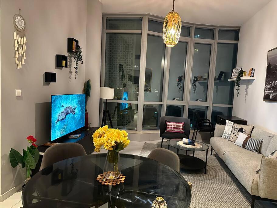 Apartment Cozy 1bhk Apartment-dubai Marina *