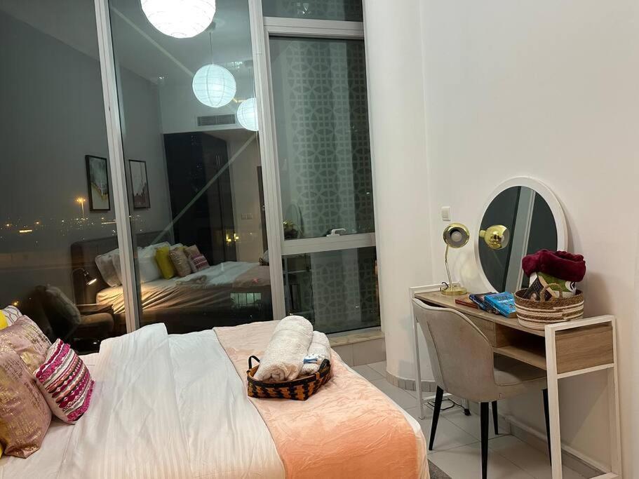 Apartment Cozy 1bhk Apartment-dubai Marina Dubai