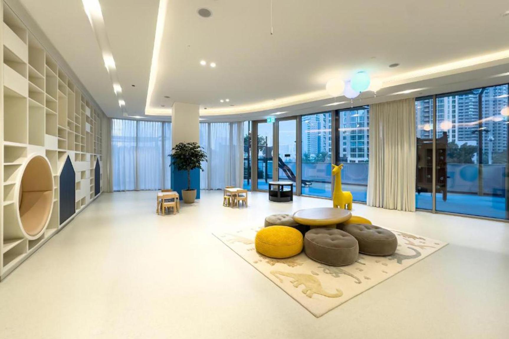 Apartment Livbnb-prestige 1br In Grande, Pool With Iconic Burj Khalifa View Dubai