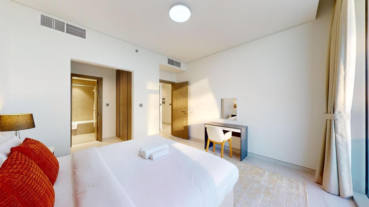 District One - Aesthetic One Bed With Lagoon View Apartment *