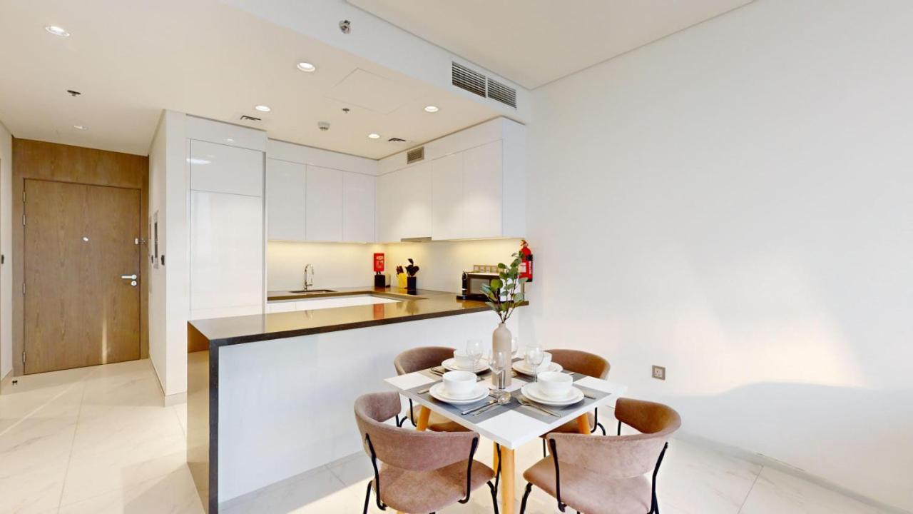 District One - Aesthetic One Bed With Lagoon View Apartment *