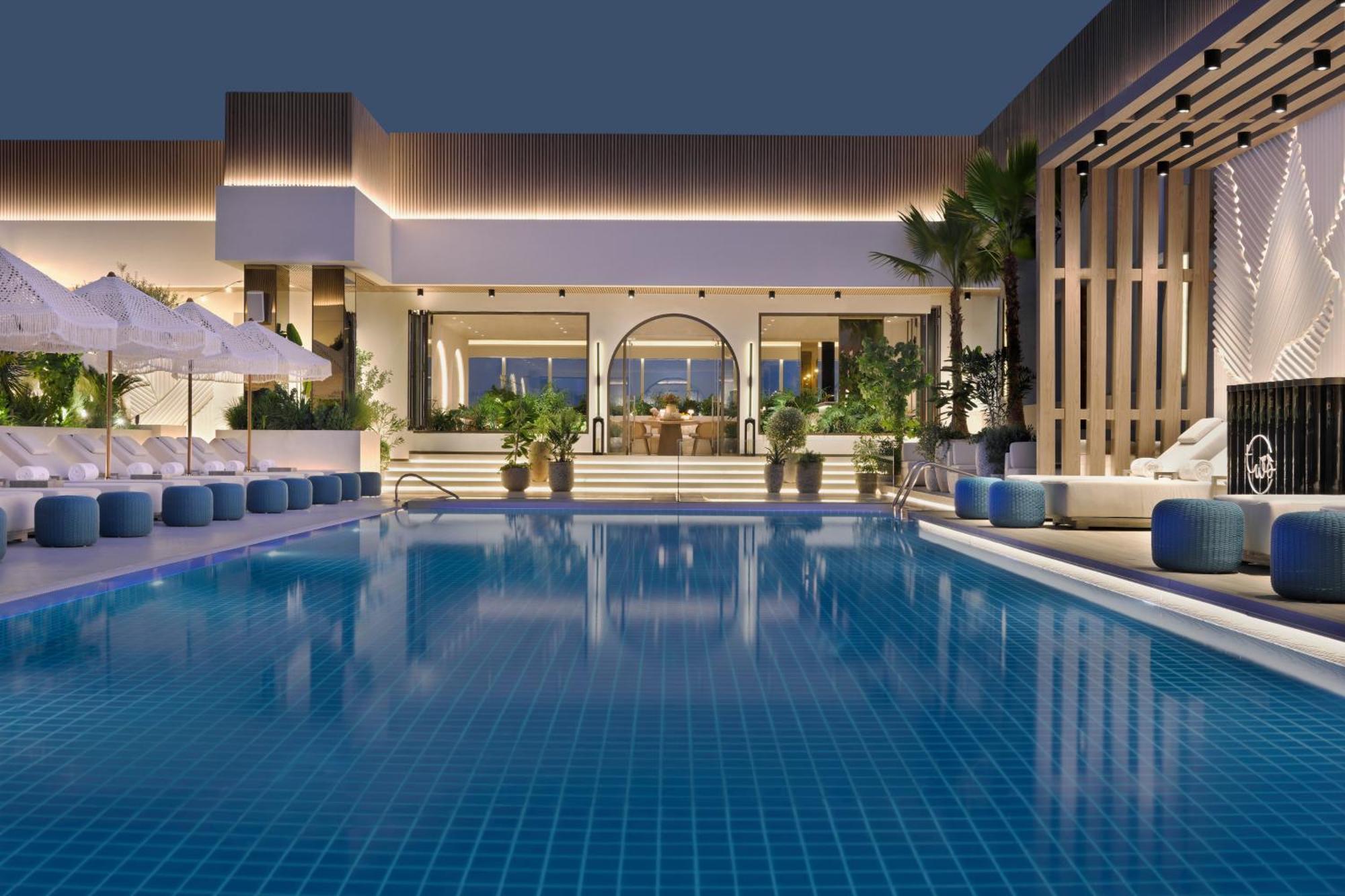 Sheraton Grand Hotel,