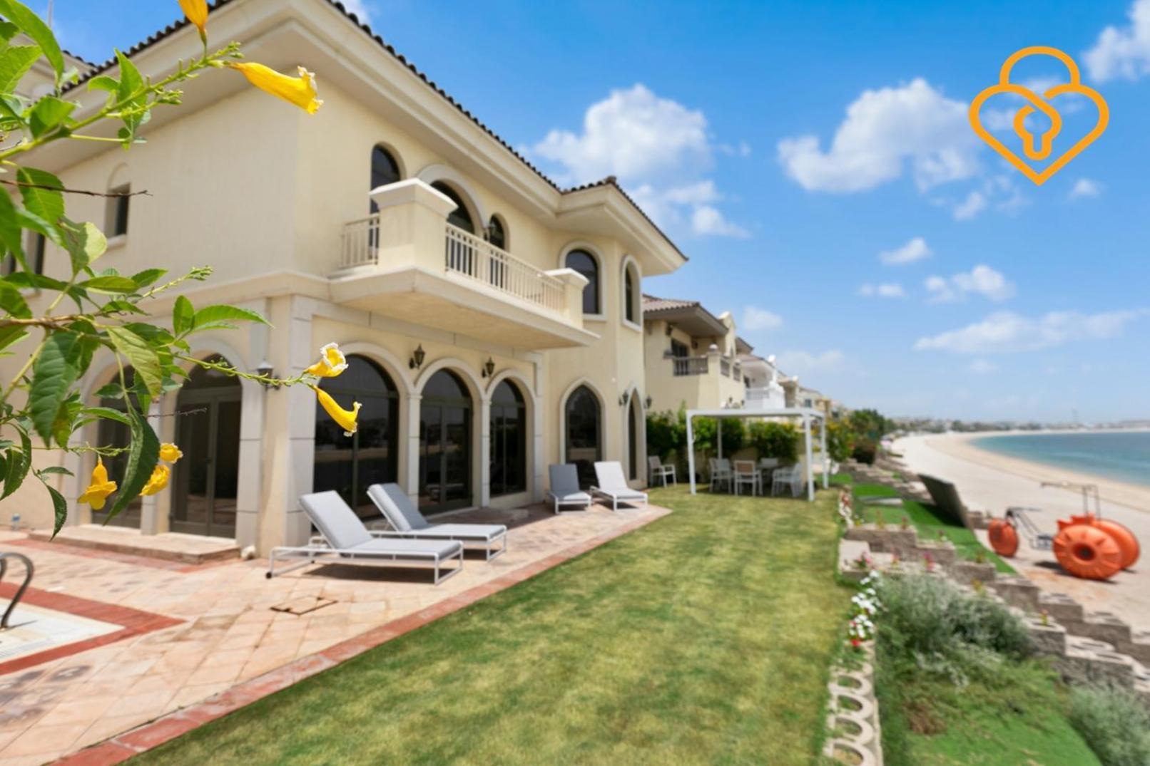 Keysplease Upgraded 4 Bedroom W Private Beach, Palm Villa *