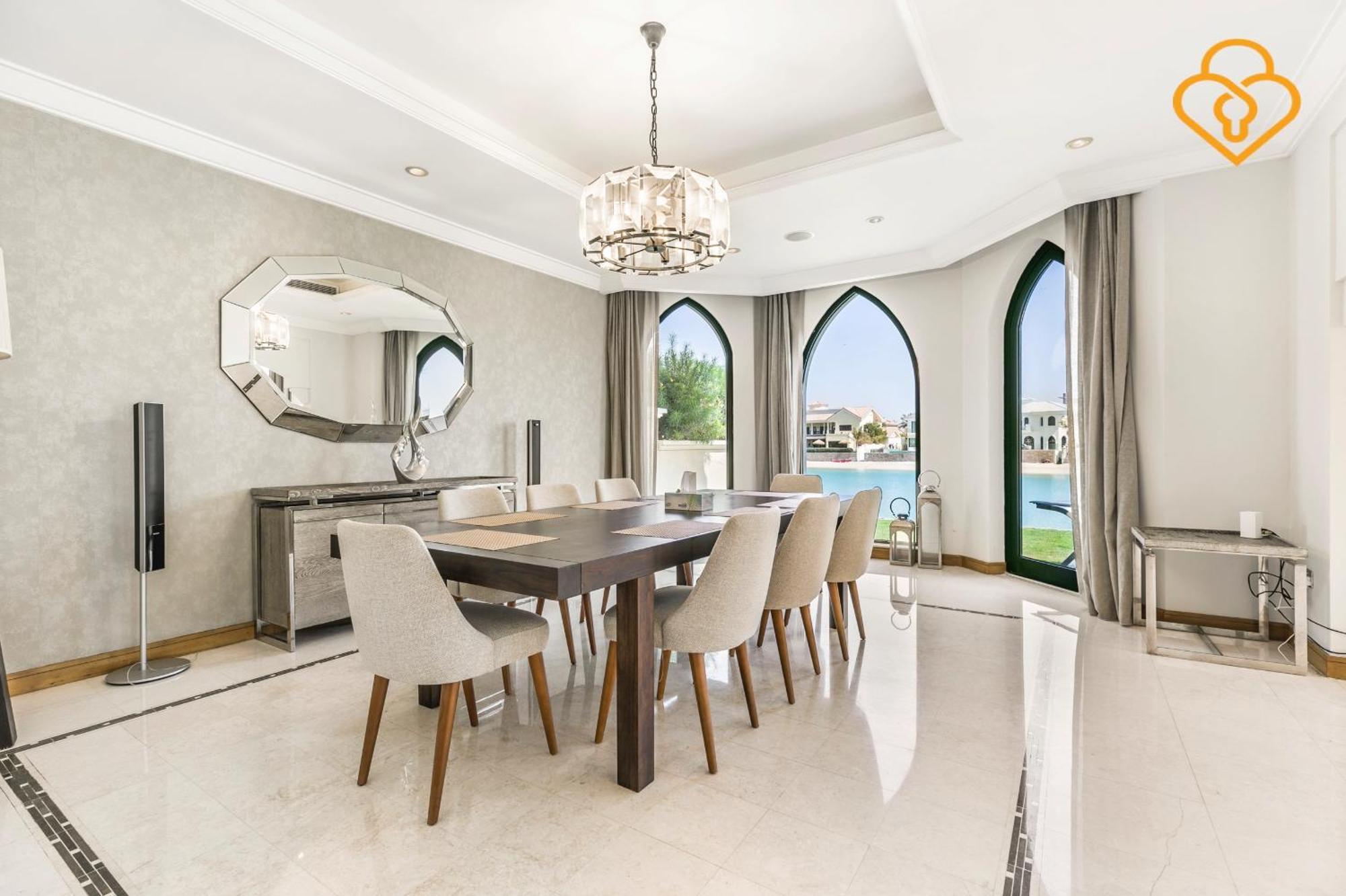 Keysplease Upgraded 4 Bedroom W Private Beach, Palm Villa *