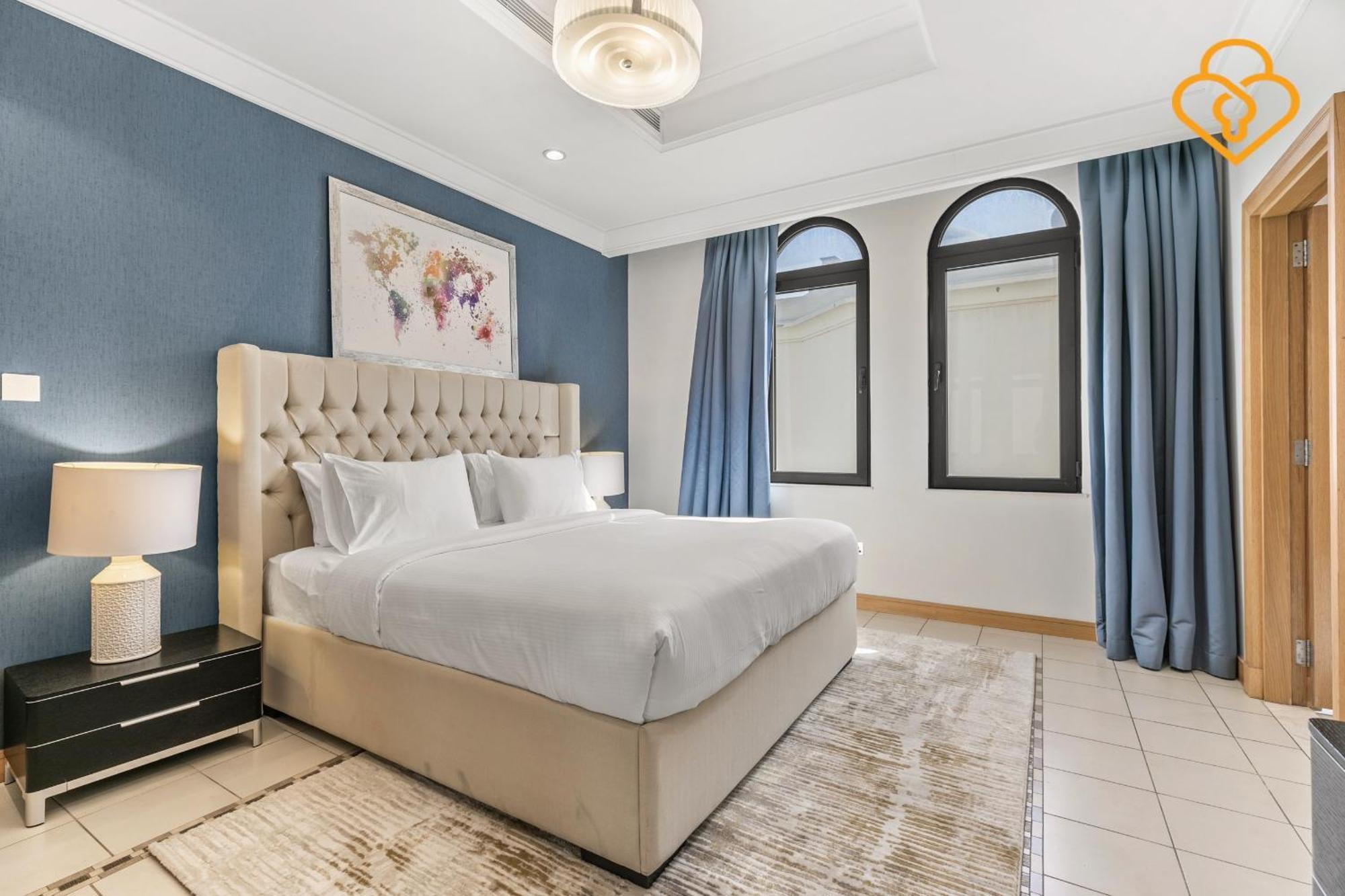 Keysplease Upgraded 4 Bedroom W Private Beach, Palm * Dubai