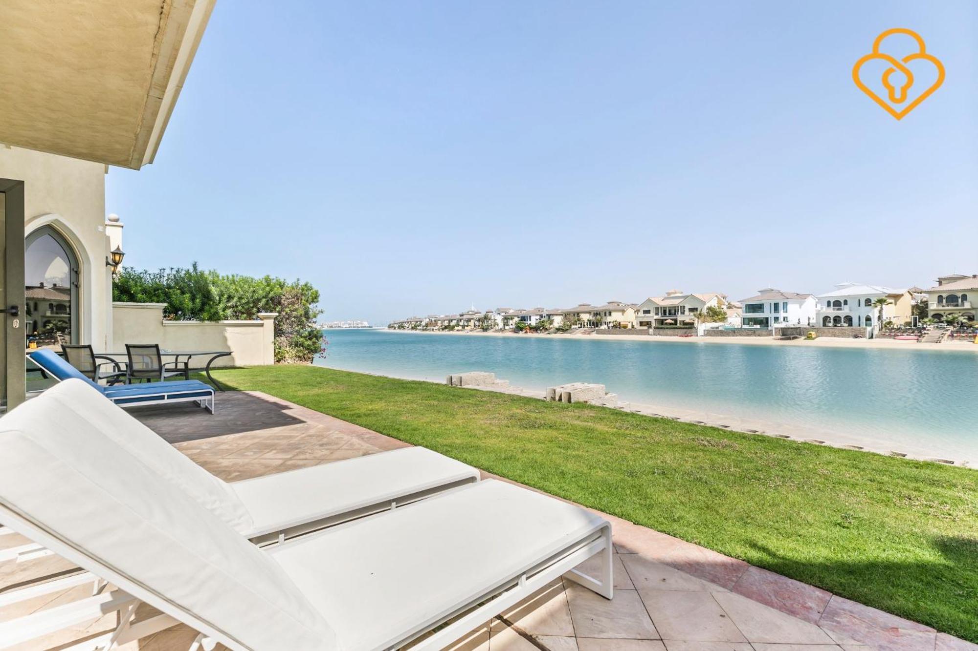 Keysplease Upgraded 4 Bedroom W Private Beach, Palm