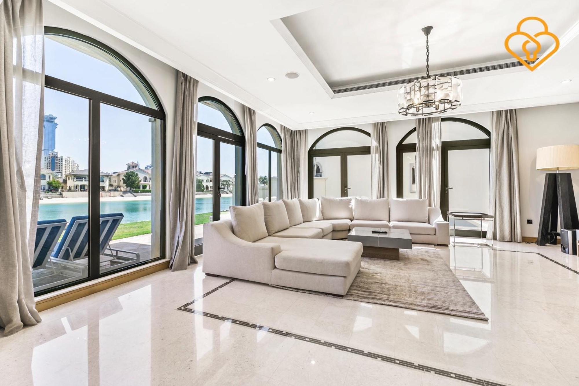 Keysplease Upgraded 4 Bedroom W Private Beach, Palm Villa *