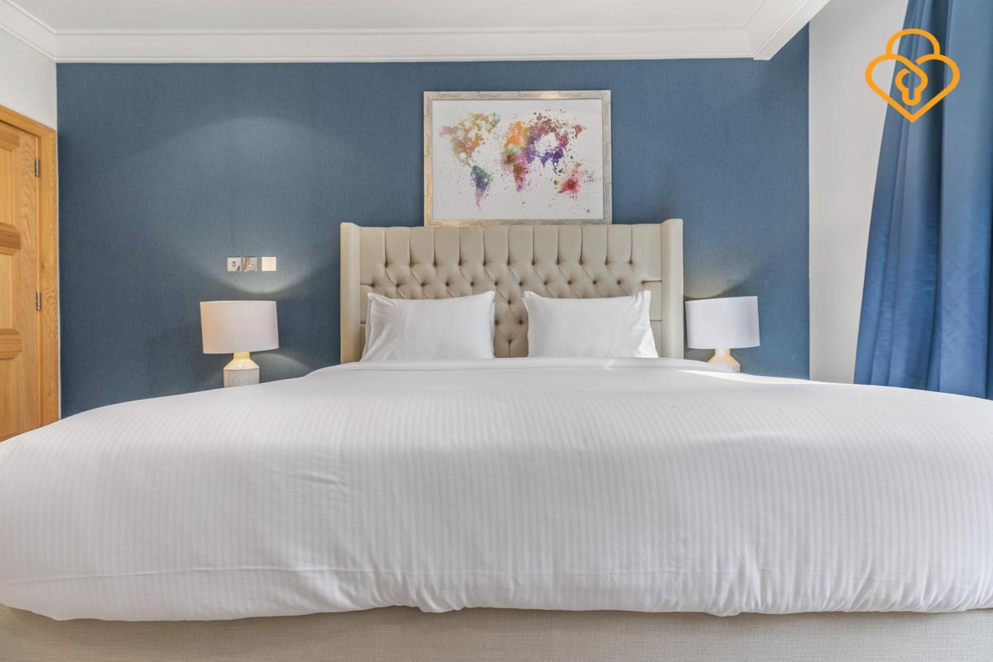 Keysplease Upgraded 4 Bedroom W Private Beach, Palm Dubai
