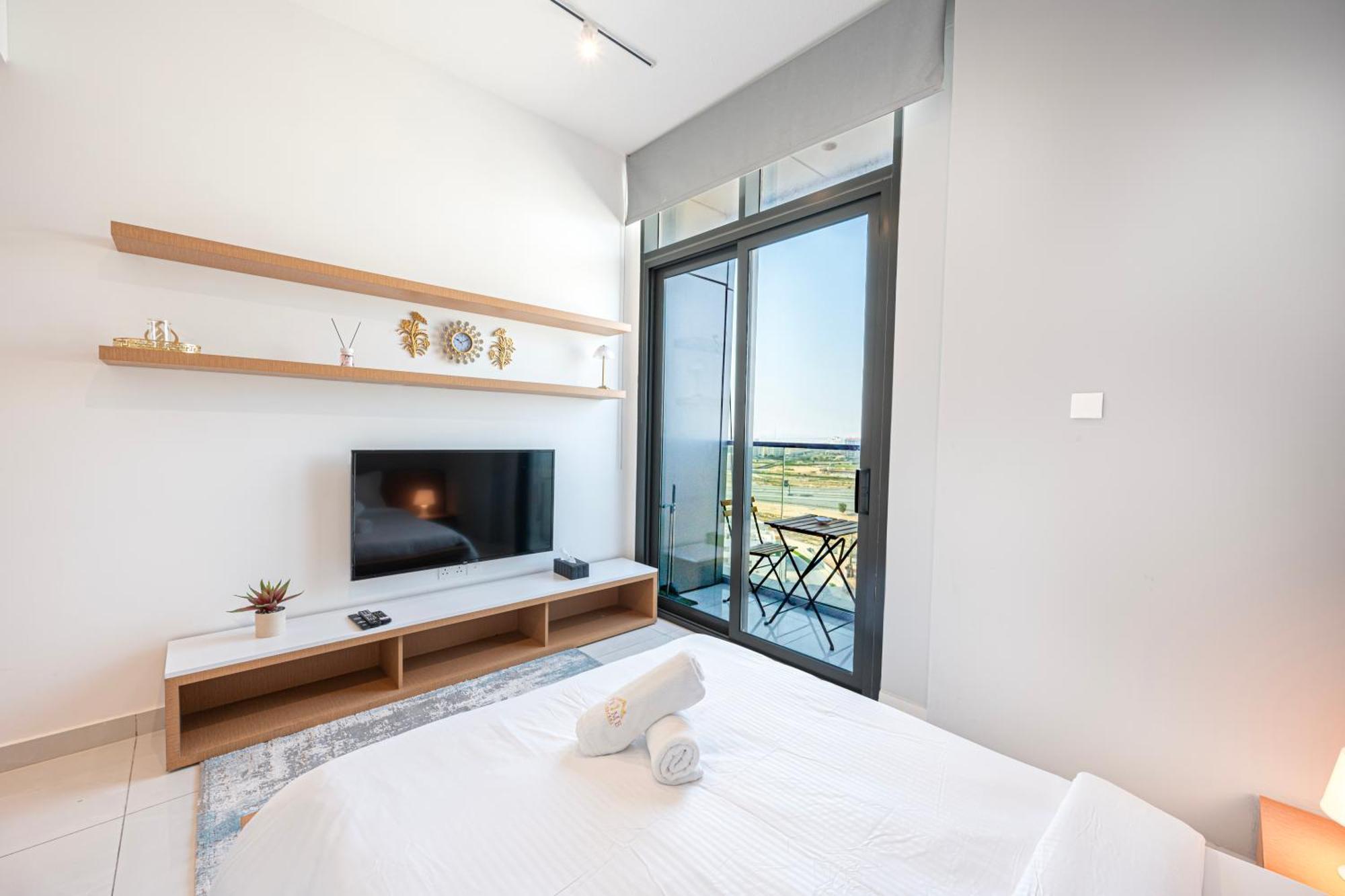 Luxury In Dubailand - Apartment