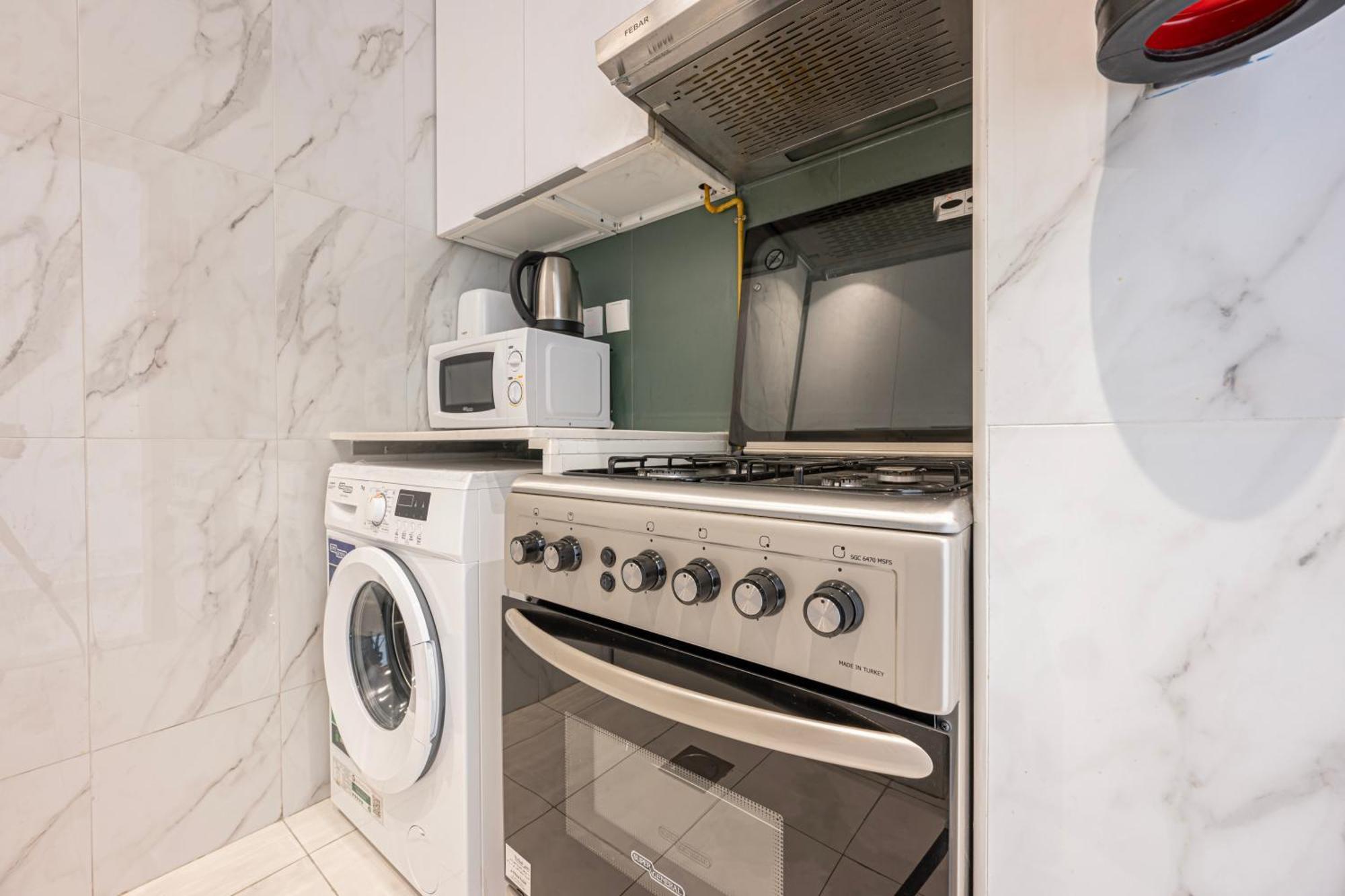 Apartment Luxury In Dubailand - *