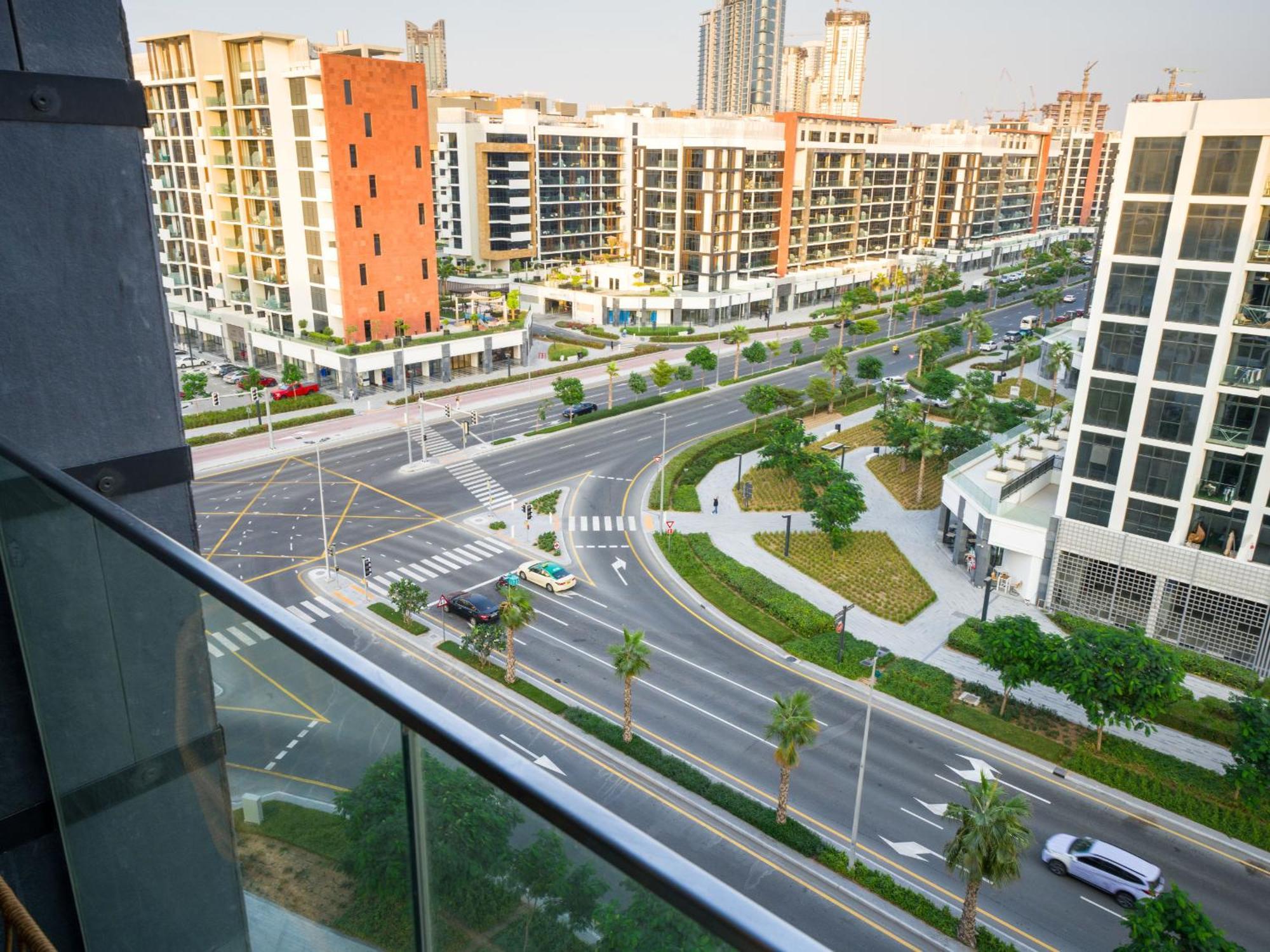 Easygo - Bright And Airy In Azizi Riviera 9 Dubai