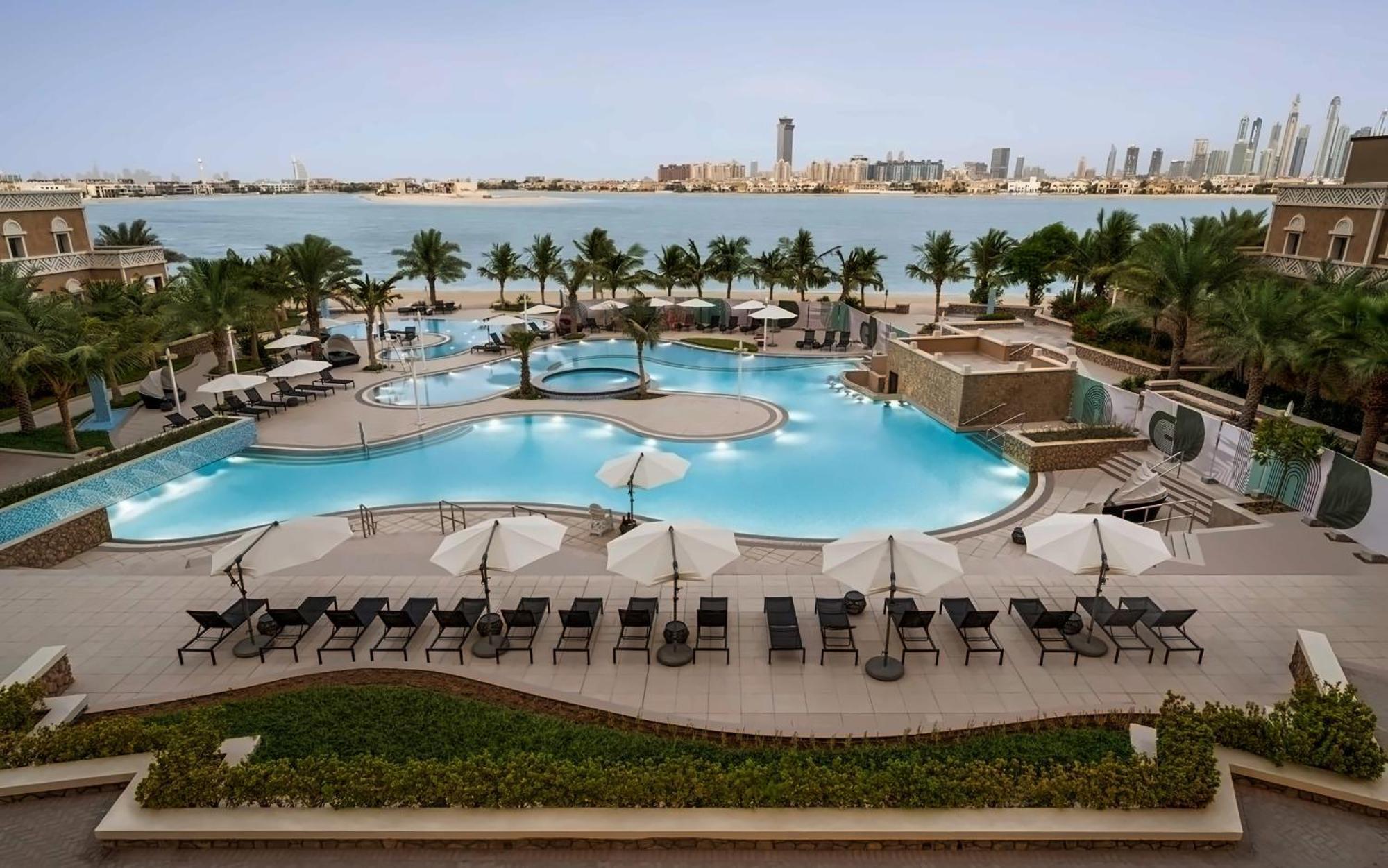Stunning Infinite Sea View Three Bedroom Plus Maid's In Palm Jumeirah Dubai