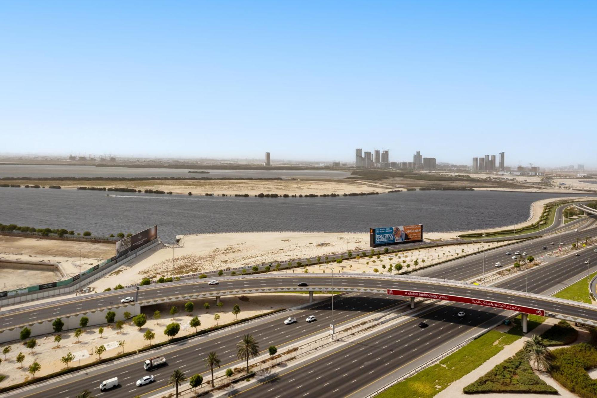 Creek Water View Sleeps 4 Apartment Dubai