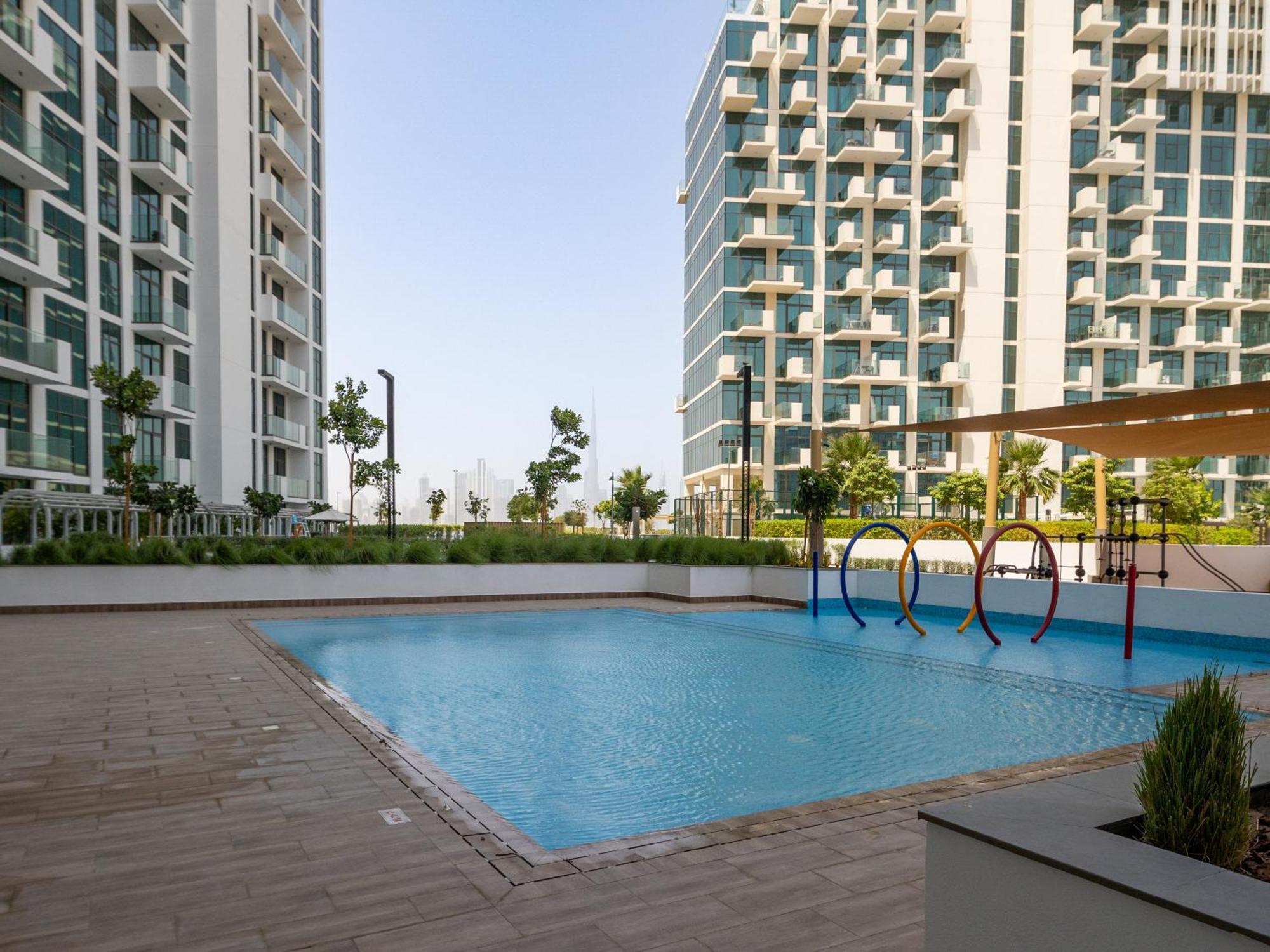 Creek Water View Sleeps 4 Apartment Dubai