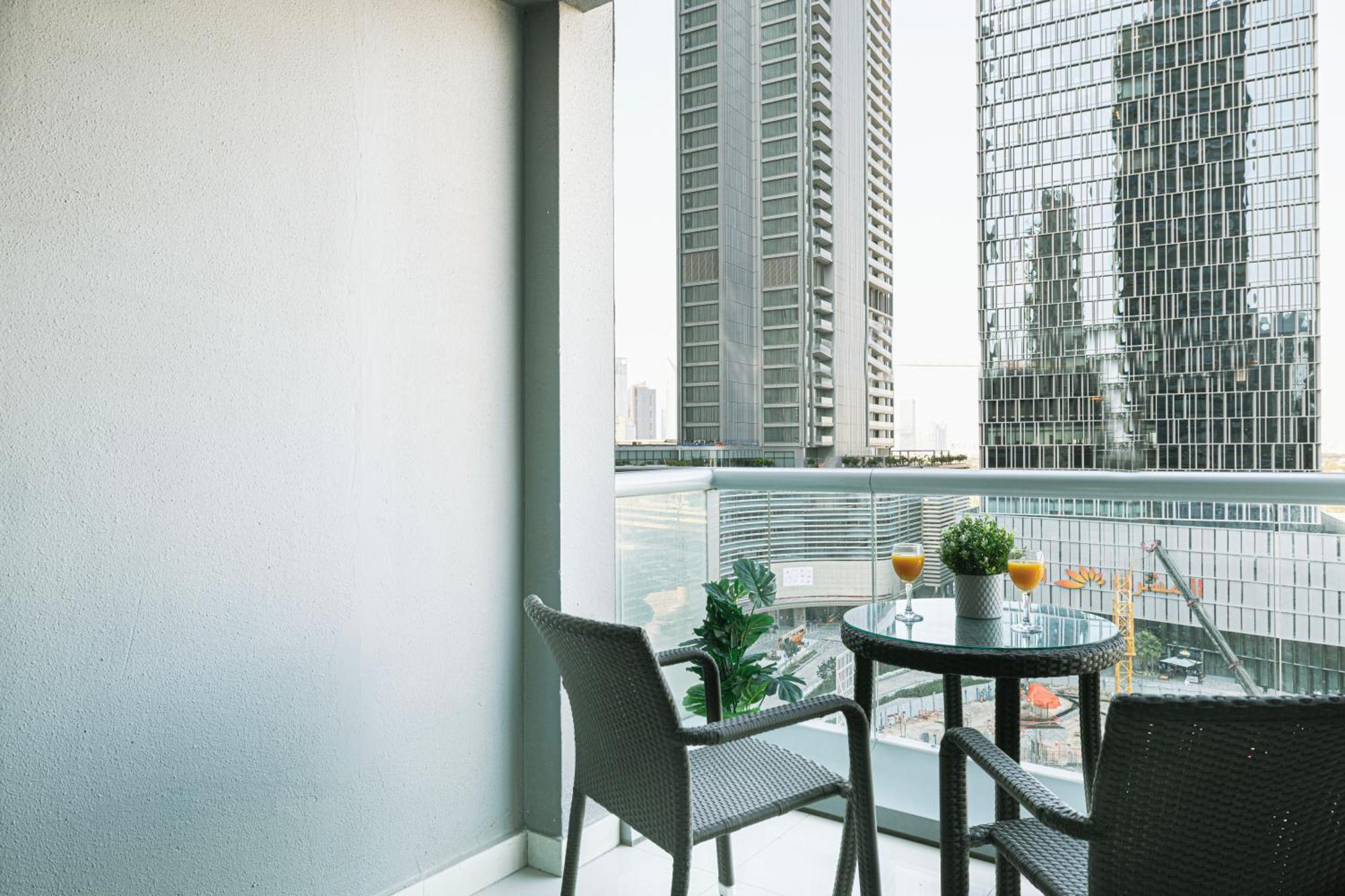 Damac Maison Mall Street 2 Bedroom Deluxe Apartment, 1 Minute Walk To Mall *