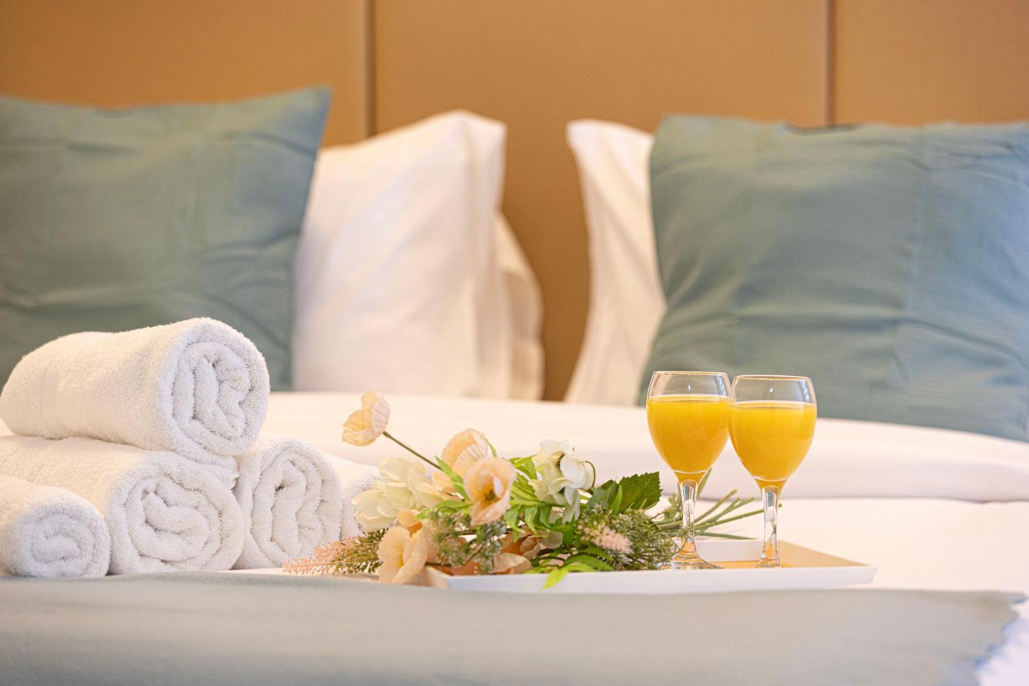 Apartment Damac Maison Mall Street 2 Bedroom Deluxe Apartment, 1 Minute Walk To Mall