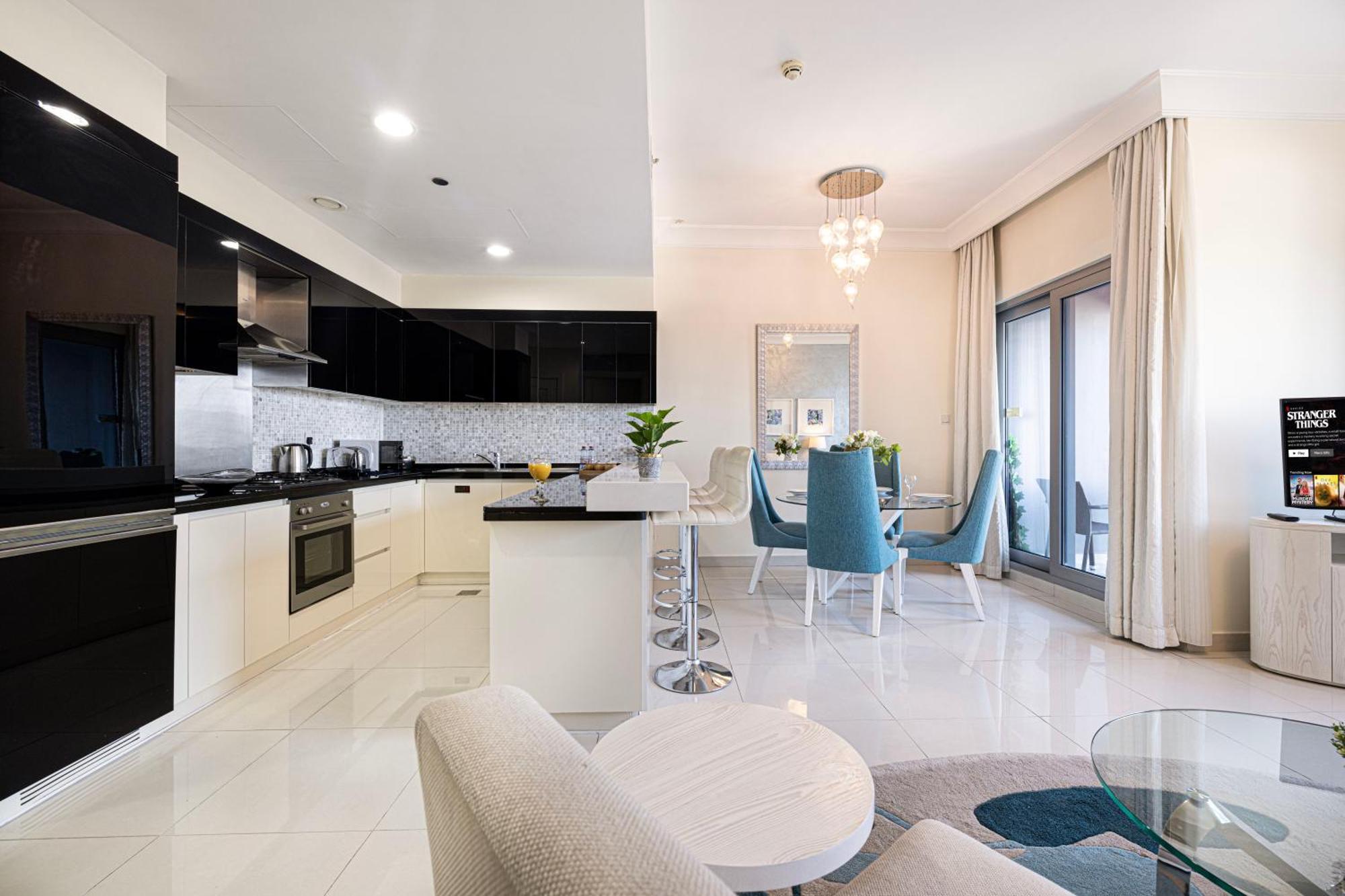 Damac Maison Mall Street 2 Bedroom Deluxe Apartment, 1 Minute Walk To Mall *