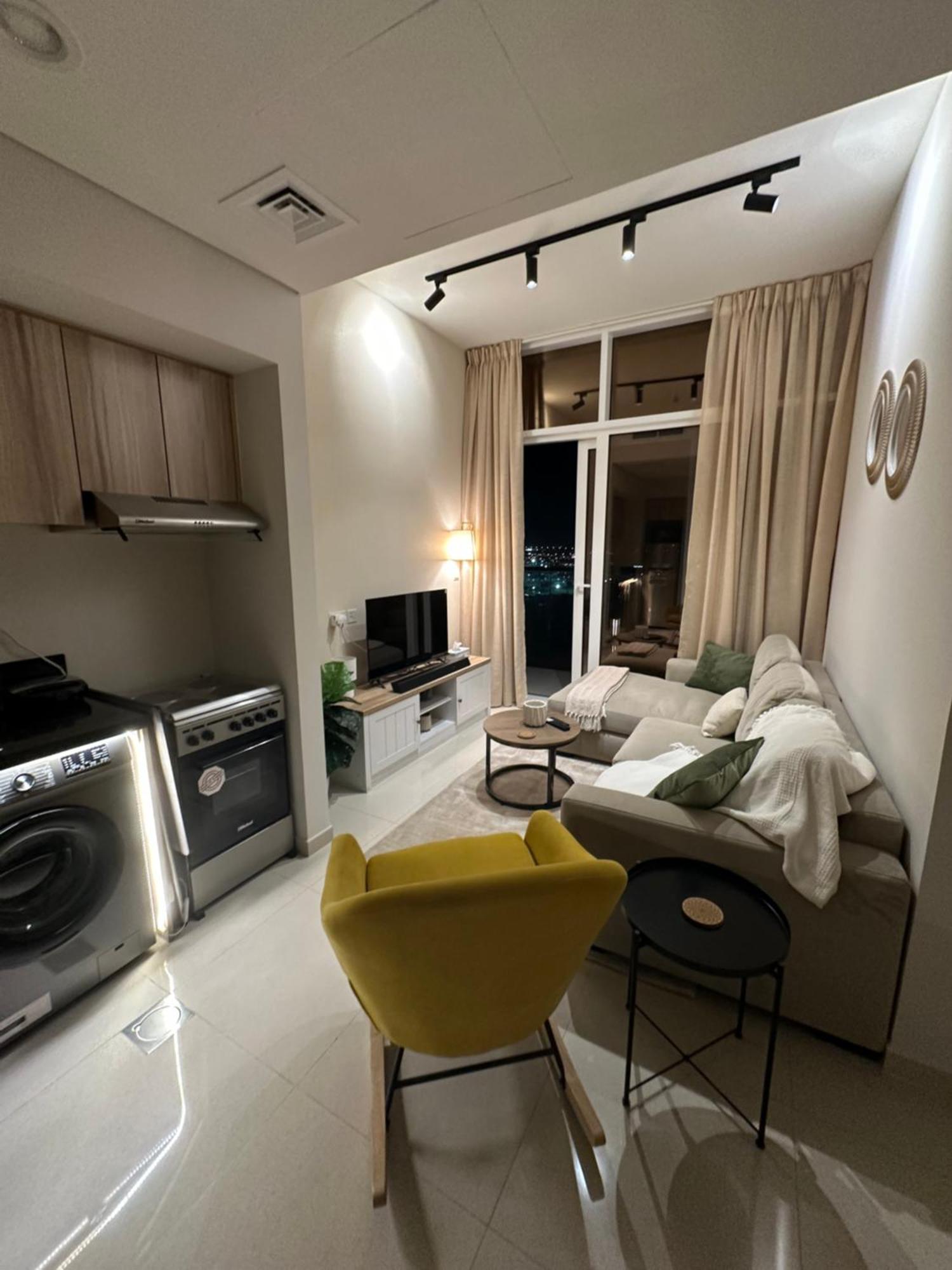 Cozy Golf & View 1br Apartment,damac Hills 1 *