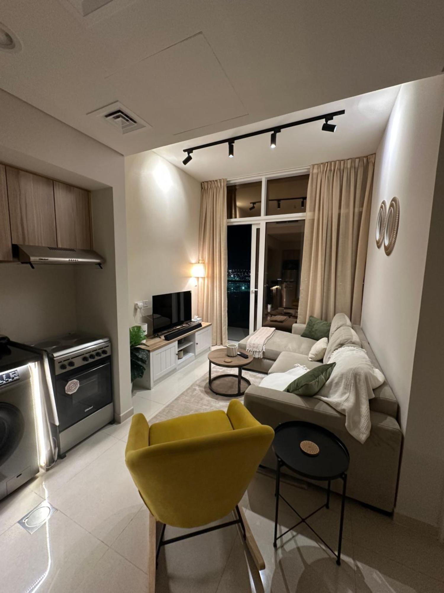 Cozy Golf & View 1br Apartment,damac Hills 1 *