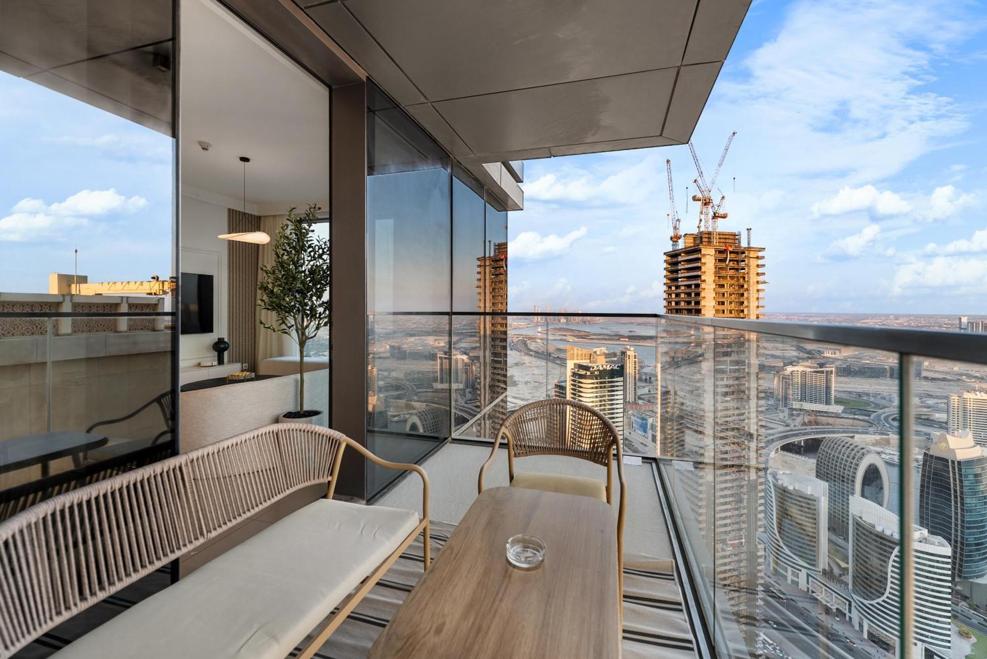 Magnificent - New Stylish 1 Bedroom In Downtown *