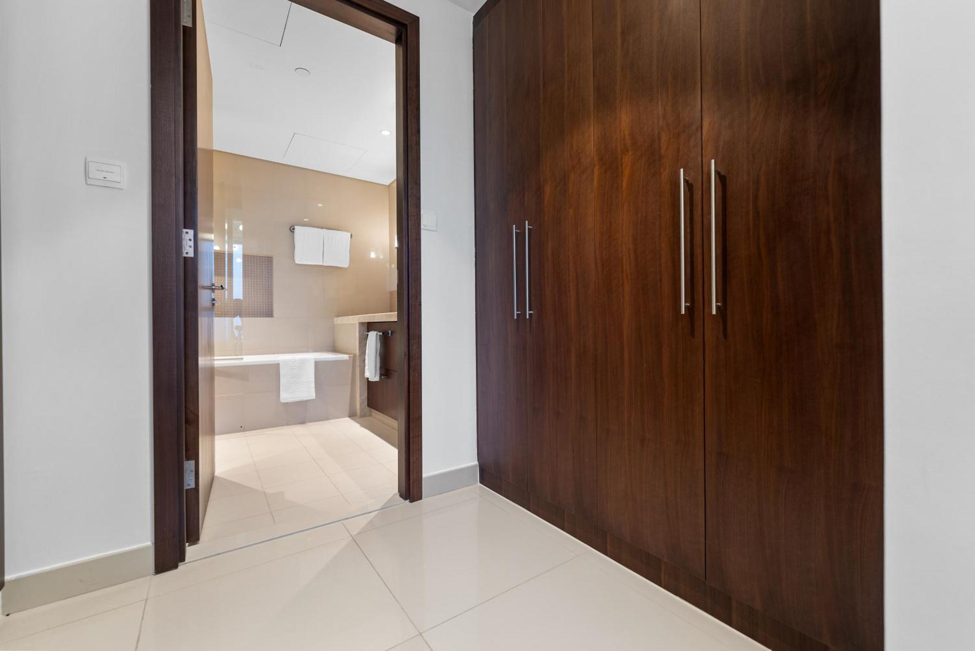 Magnificent - New Stylish 1 Bedroom In Downtown
