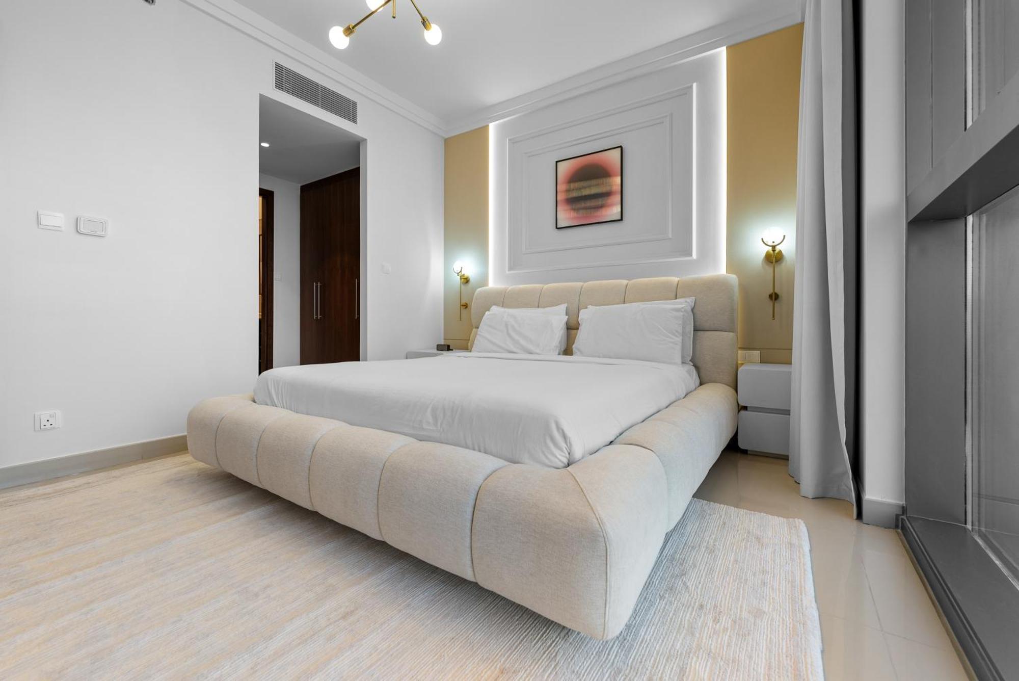 Magnificent - New Stylish 1 Bedroom In Downtown Apartment