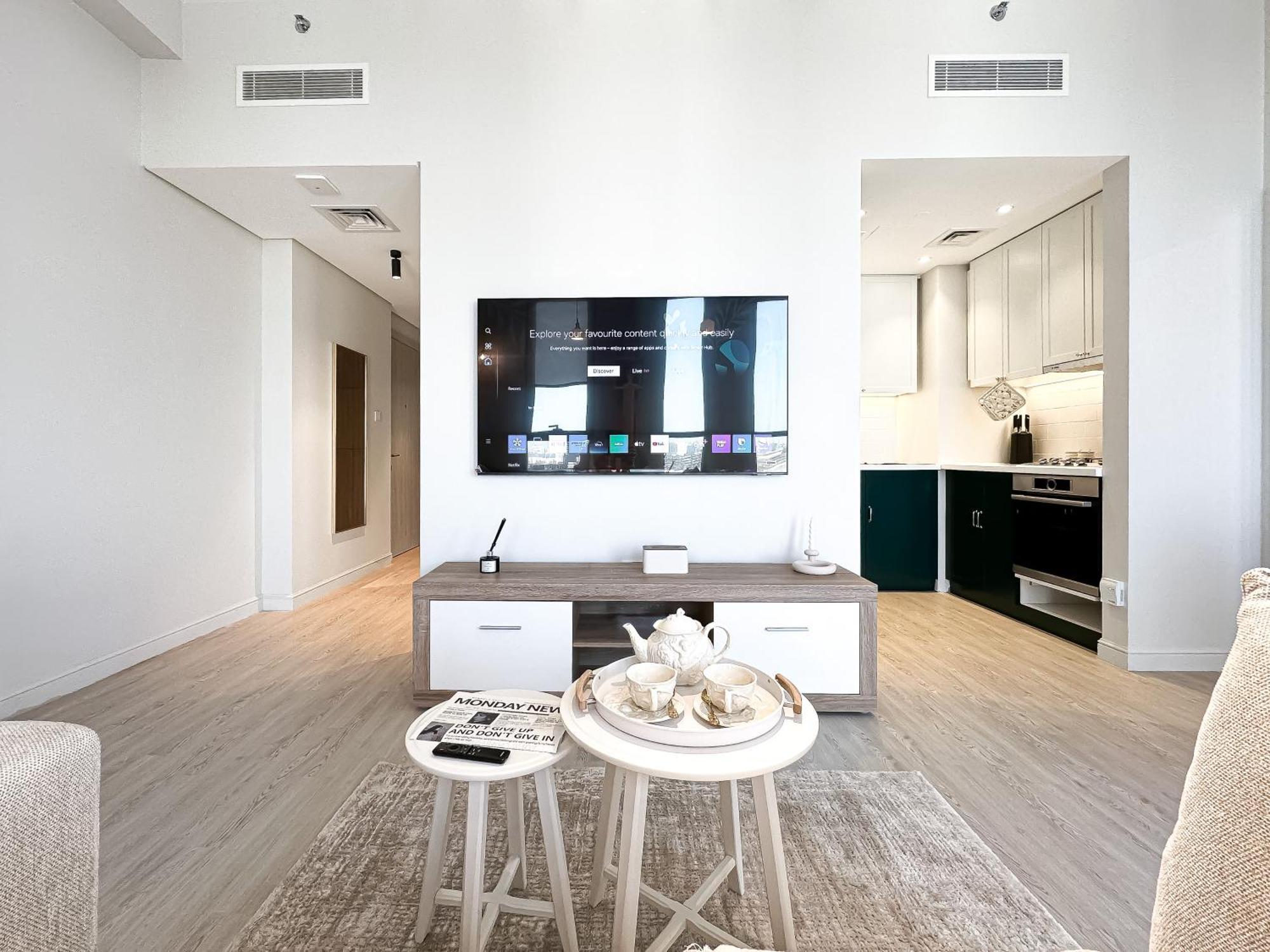 Apartment Trophy - Stylish Urban Retreat At Midtown Noor 1 Dubai